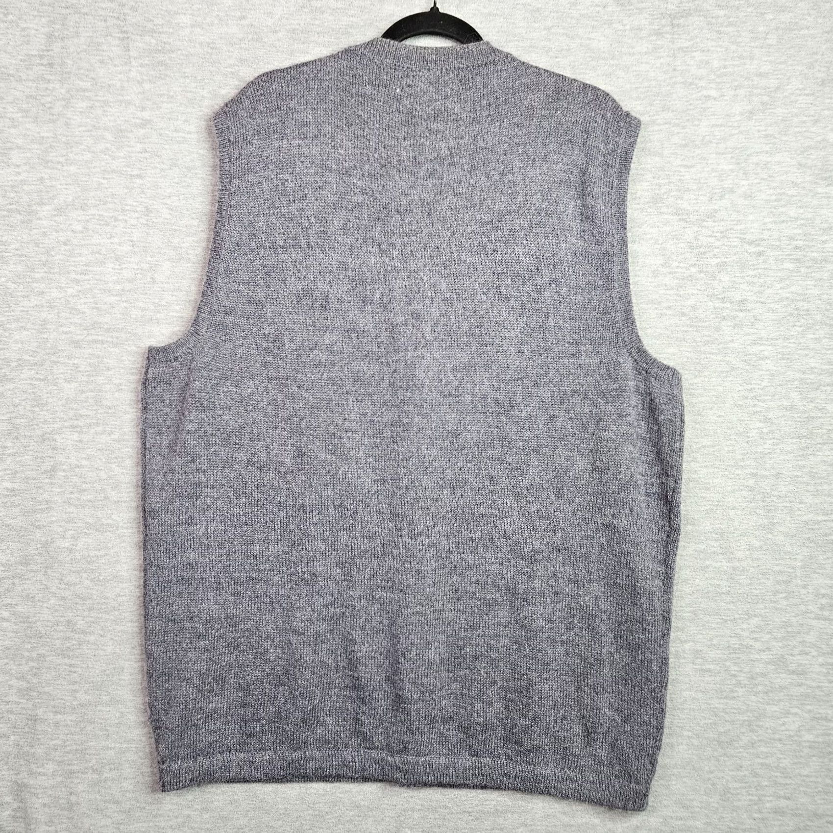 Vintage La Vicunita Men Alpaca Vest L Gray Button Front Sleeveless Knit Cardigan Size US L / EU 52-54 / 3 - 2 Thumbnail