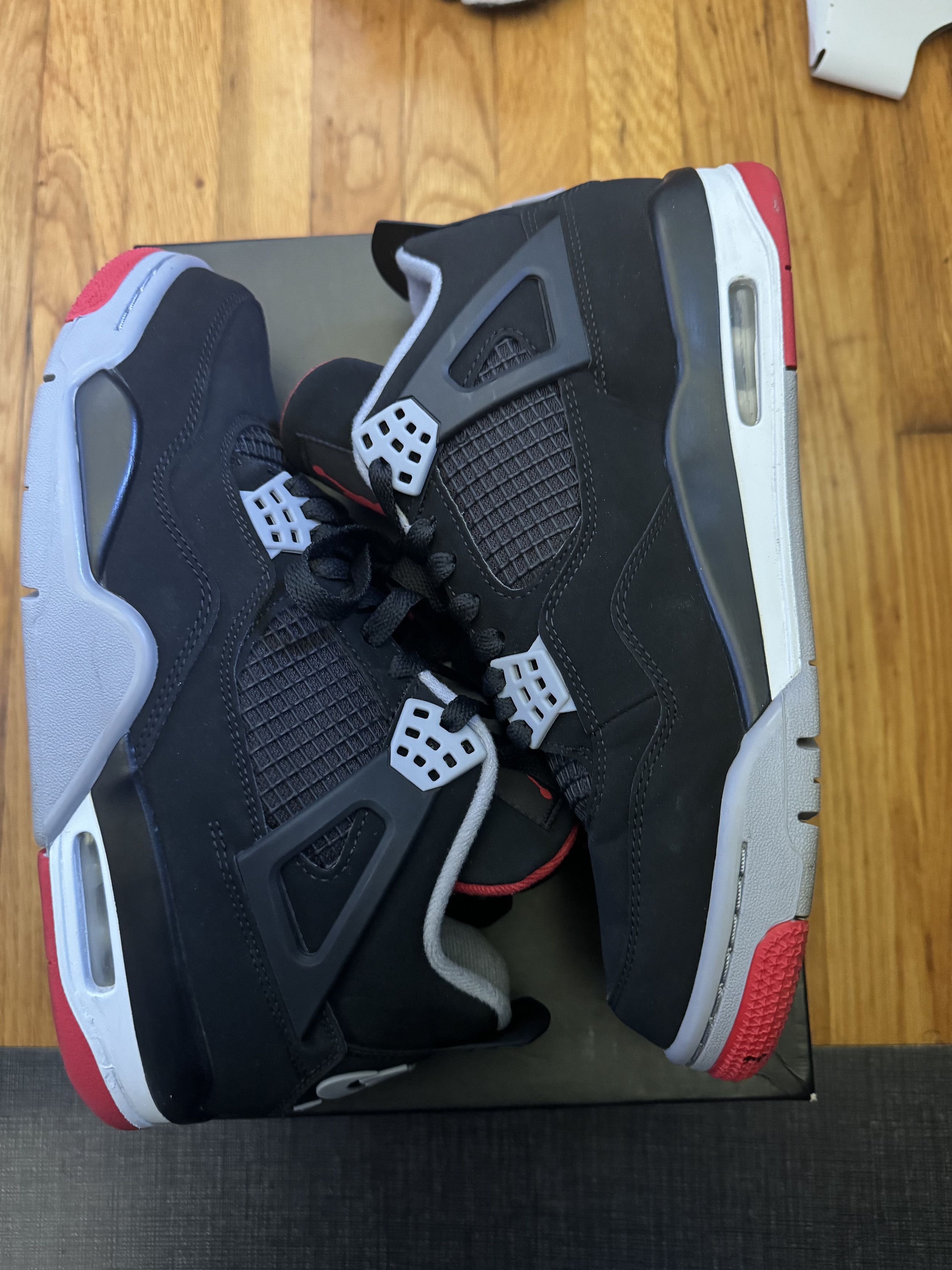 Jordan 4 bred 2019 size 11 on sale