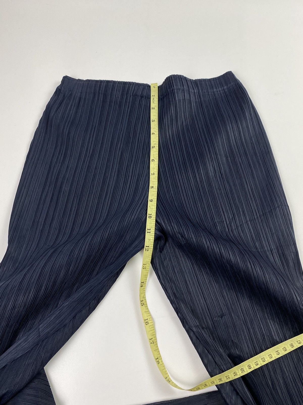 Designer × Issey Miyake × Pleats Please Issey Miyake pleated issey miyake pleatsplease trouser pant lost tag Size US 28 / EU 44 - 11 Thumbnail