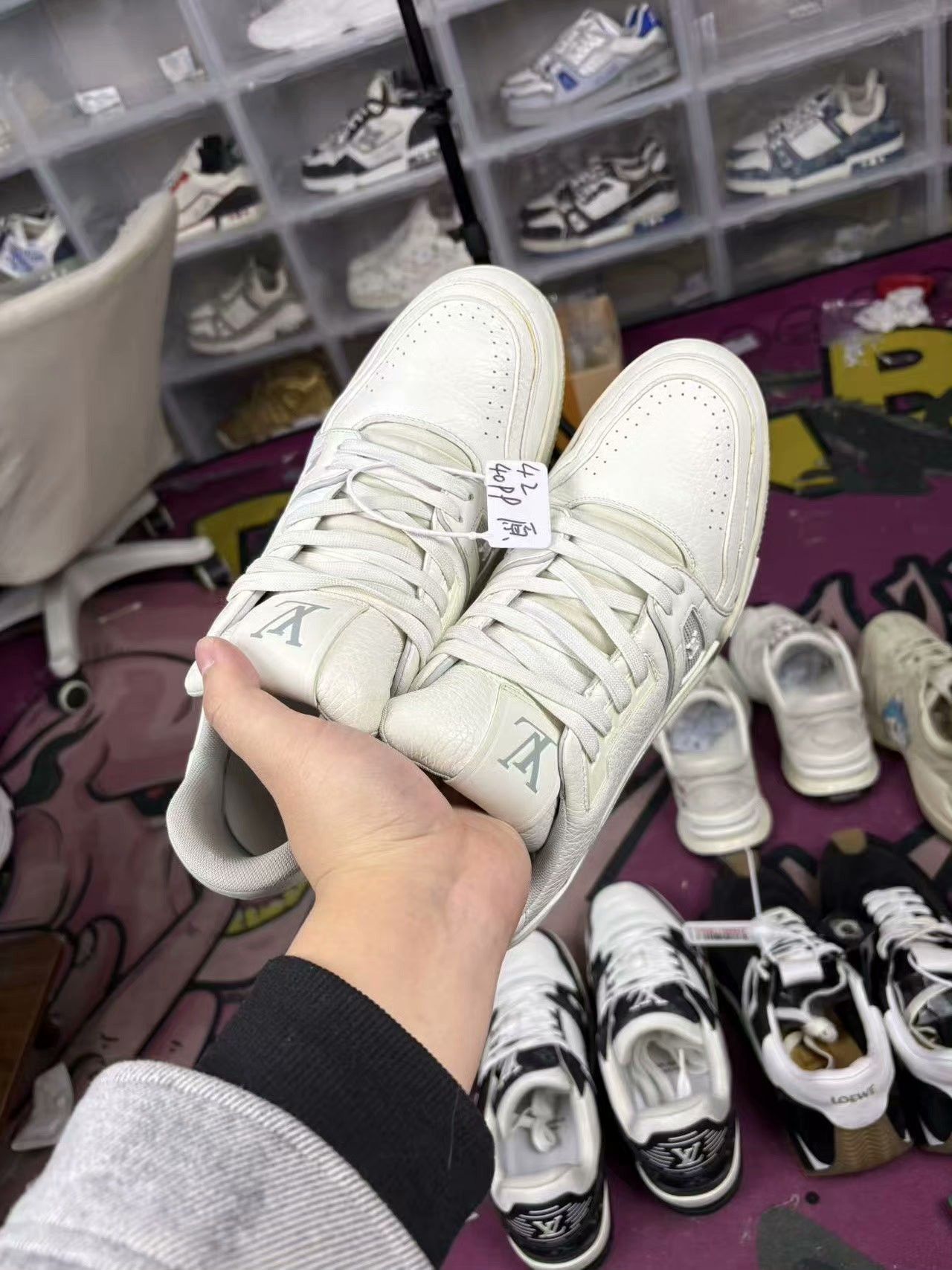 Louis Vuitton Louis Vuitton Training White Lowtop Sneakers 9 Men Size US 9 / EU 42 - 1 Thumbnail