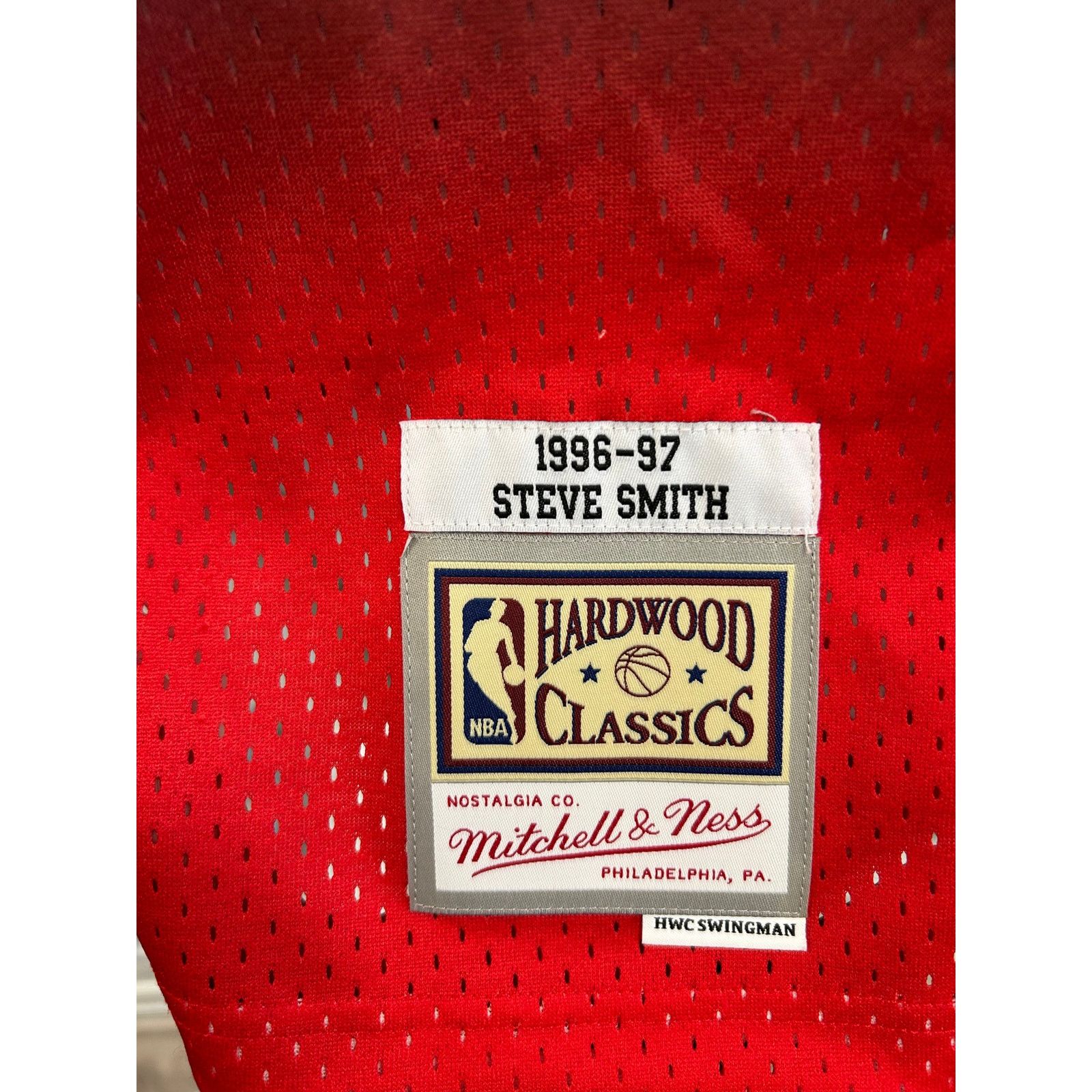 Mitchell & Ness Steve Smith Atlanta Hawks 1996-97 Hardwood Classics Jersey Size US XL / EU 56 / 4 - 4 Thumbnail