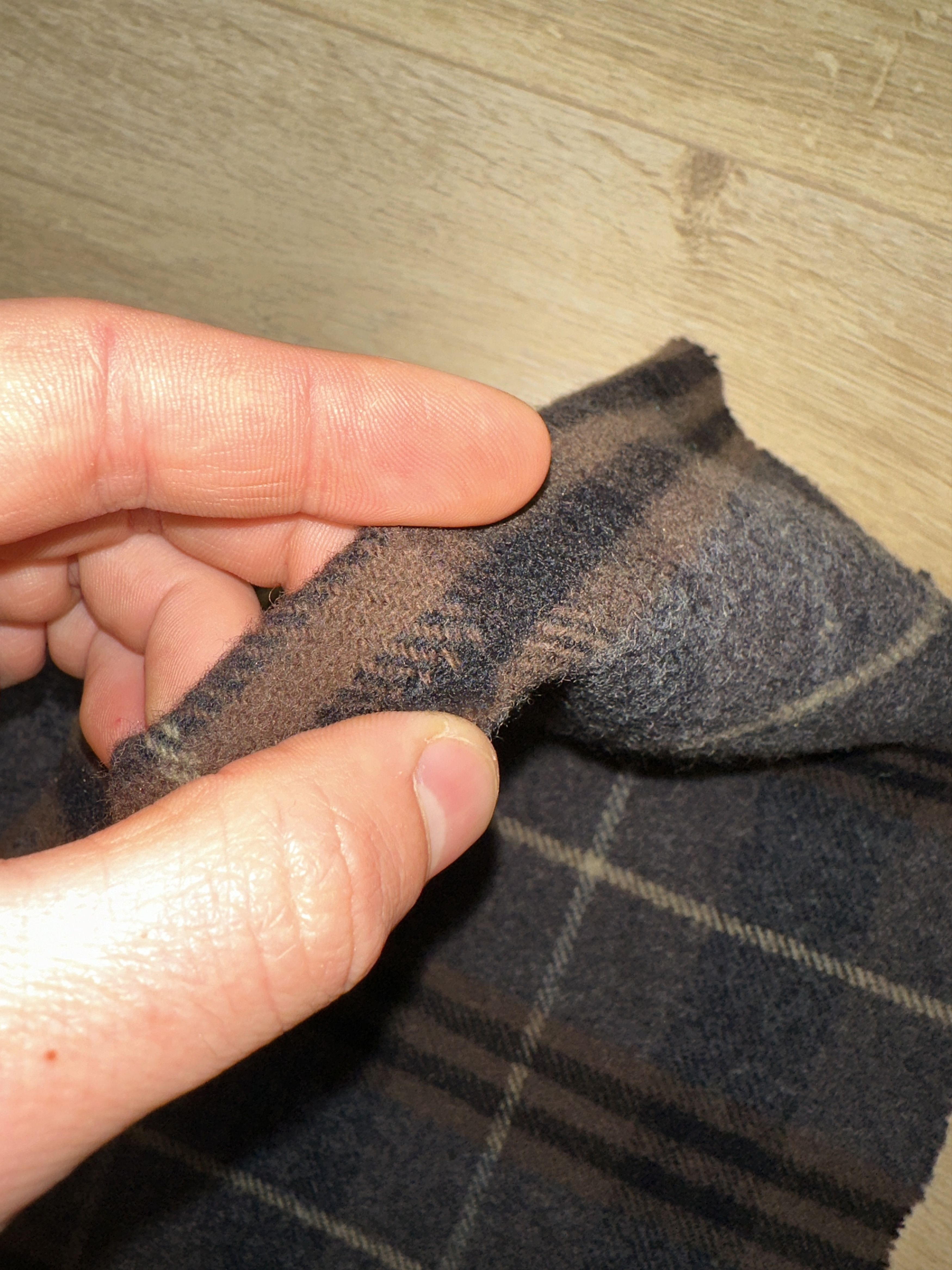 Burberry Iconic Burberry London Lambswool Knight Logo Scarf 170x30cm Size ONE SIZE - 9 Thumbnail