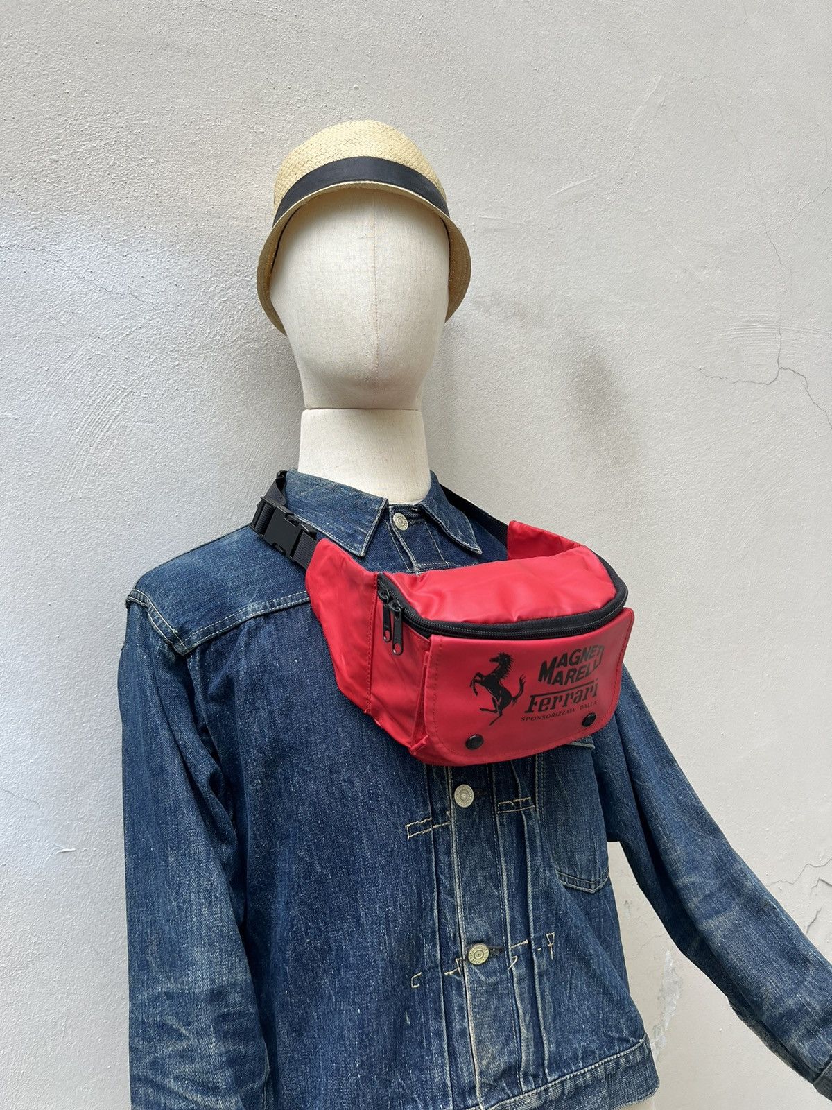 Ferrari RARE!! Vintage 90s Magnetti Marelli Ferrari Red Waist Bag Size ONE SIZE - 4 Thumbnail