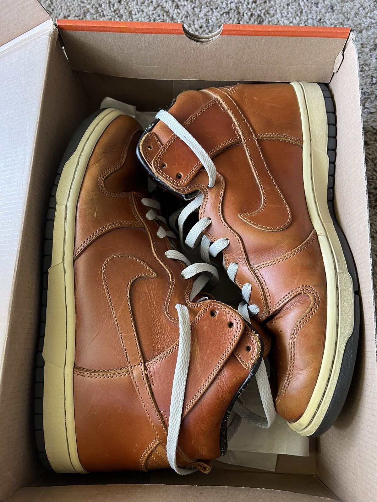 image of Nike Curry Leather Dunk Hi Premium 2003 Shoes in Brown, Men's (Size 11)