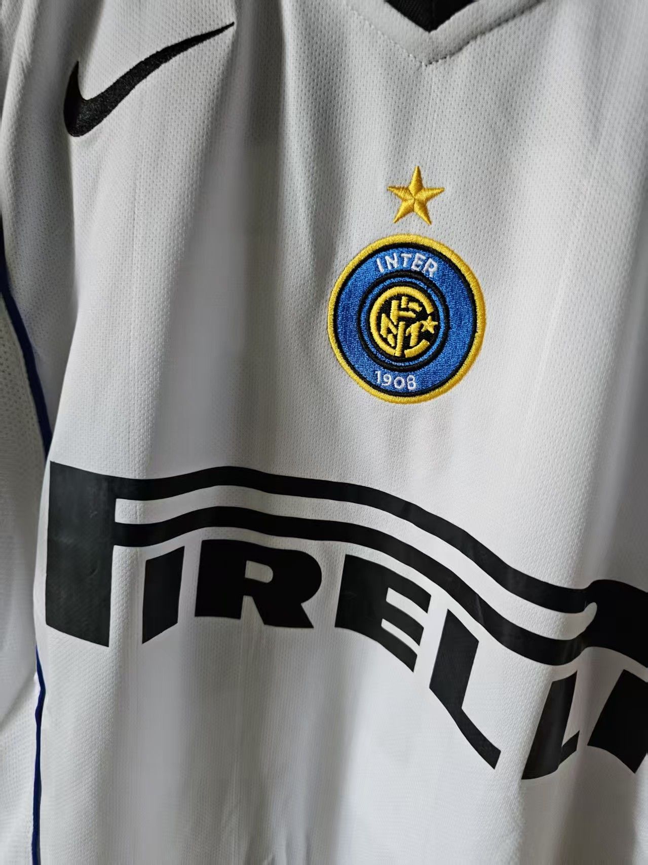 Nike Vintage Inter MIlan #20 Alvaro Recoba Jersey Size US L / EU 52-54 / 3 - 4 Thumbnail