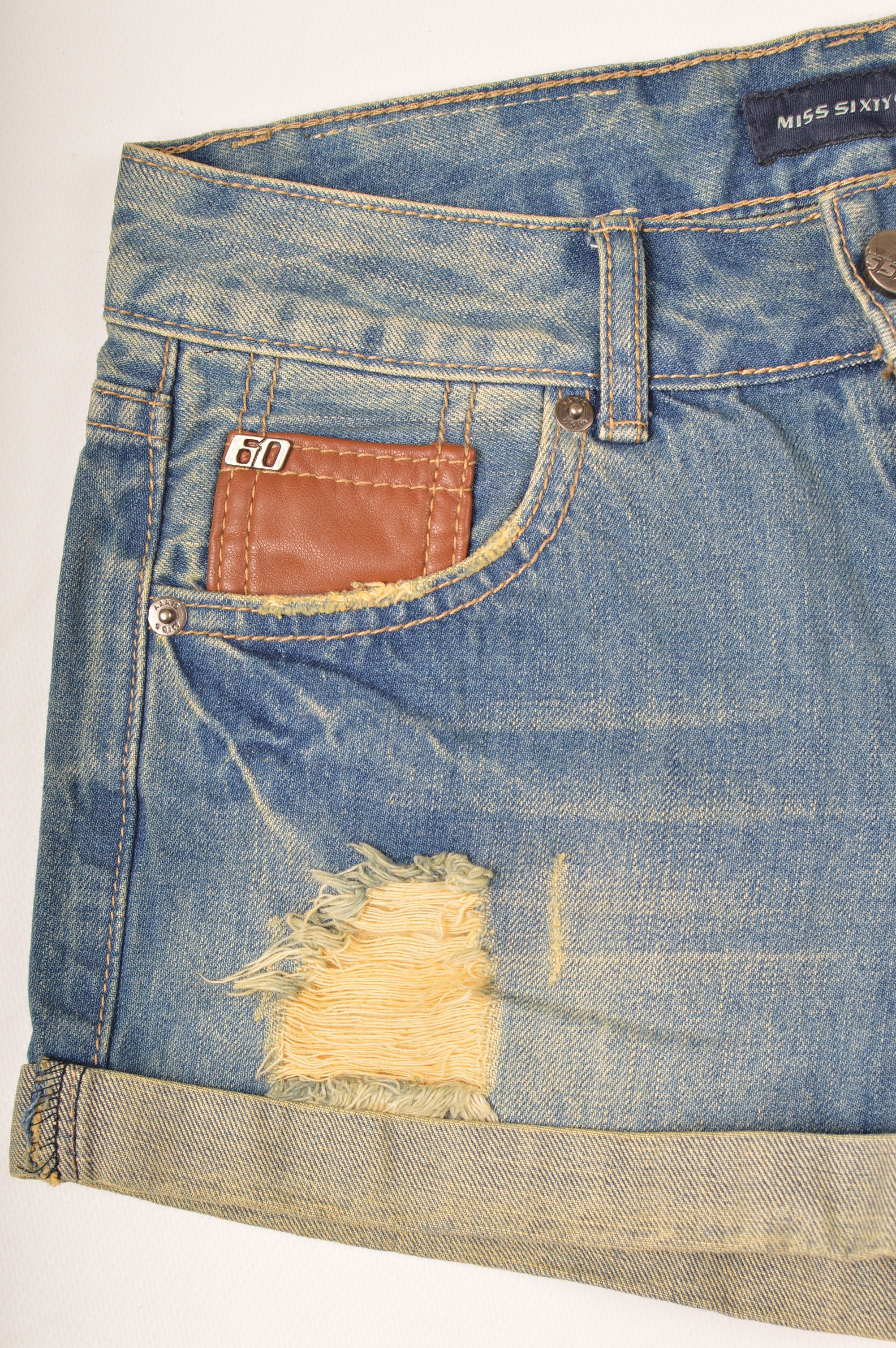 Miss Sixty × Vintage Miss Sixty Collection Vintage Distressed Denim Shorts Size 26" / US 2 / IT 38 - 2 Thumbnail