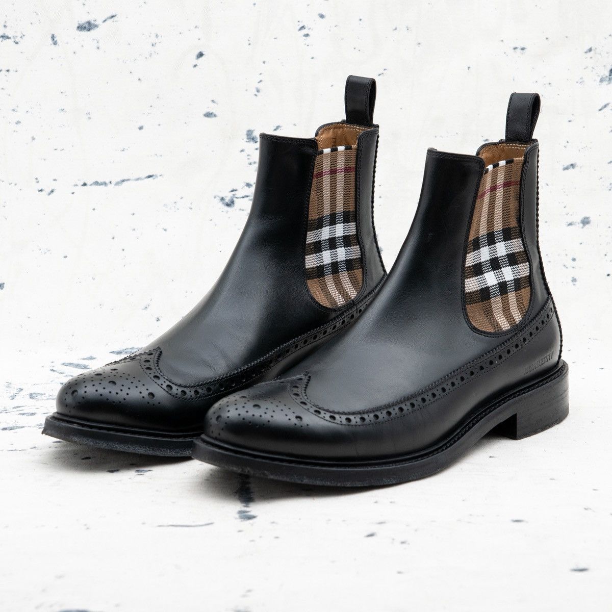 Burberry Mens Black Check Logo Brogue Chelsea Boots Shoes (Size 9.5)