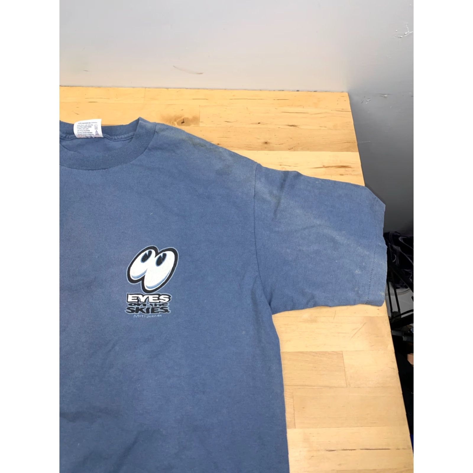 Vintage VINTAGE Softee Mooneyes Jesus Shirt Adults L Blue 90s Distress T-Shirt Mens Size US L / EU 52-54 / 3 - 6 Thumbnail