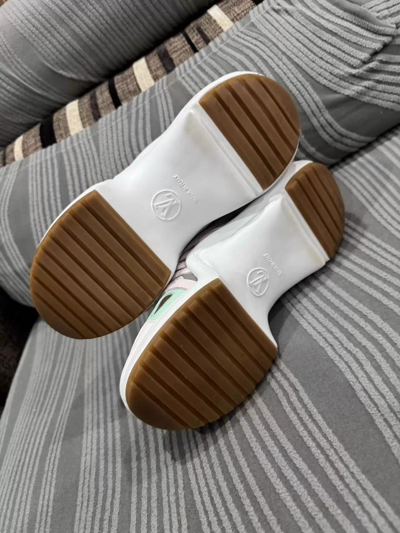 Louis Vuitton LV Dad Sneaker Size US 5.5 / IT 35.5 - 4 Thumbnail