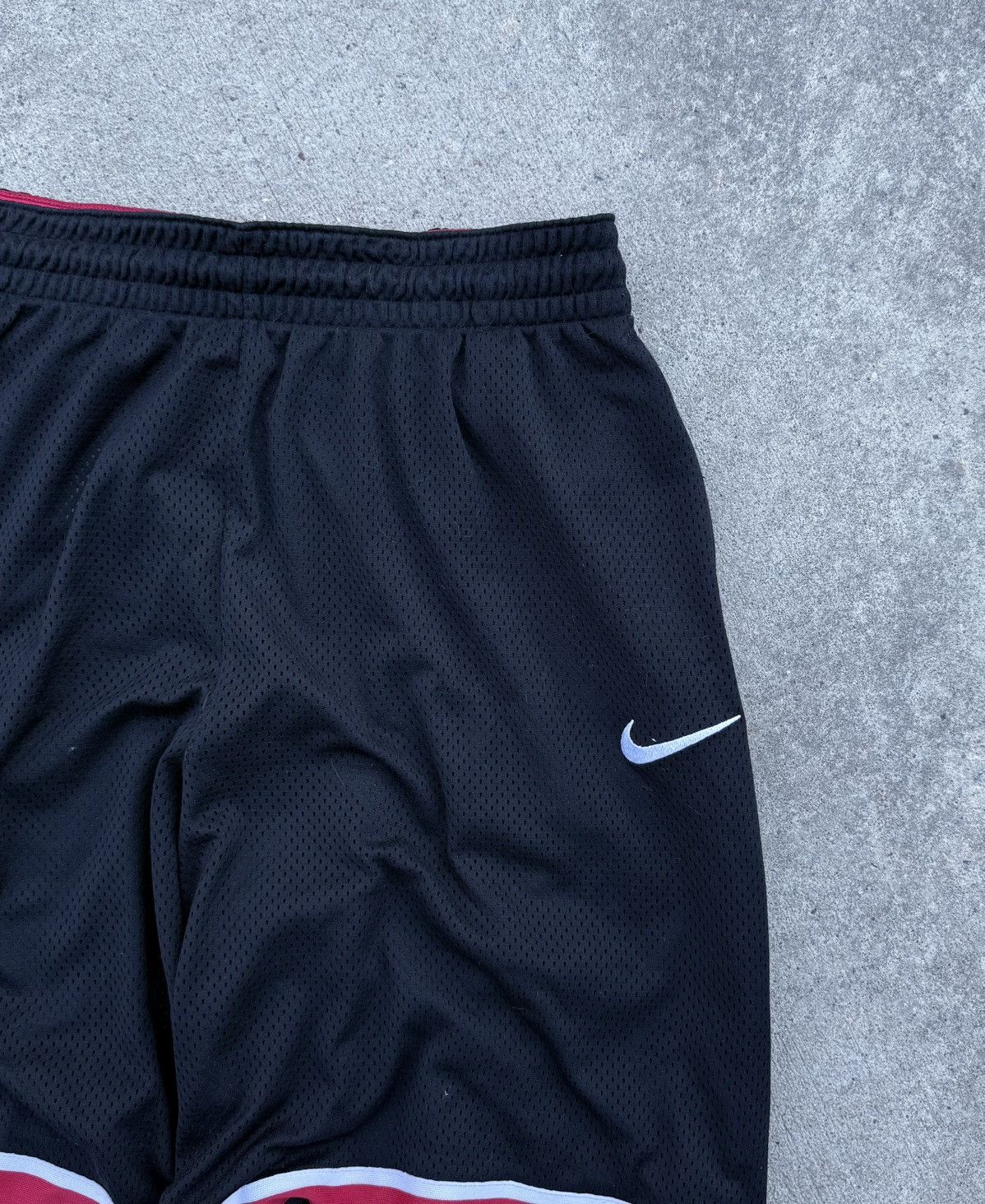 Nike Vintage Nike Y2K avantgarde streetwear shorts Size US 34 / EU 50 - 6 Thumbnail