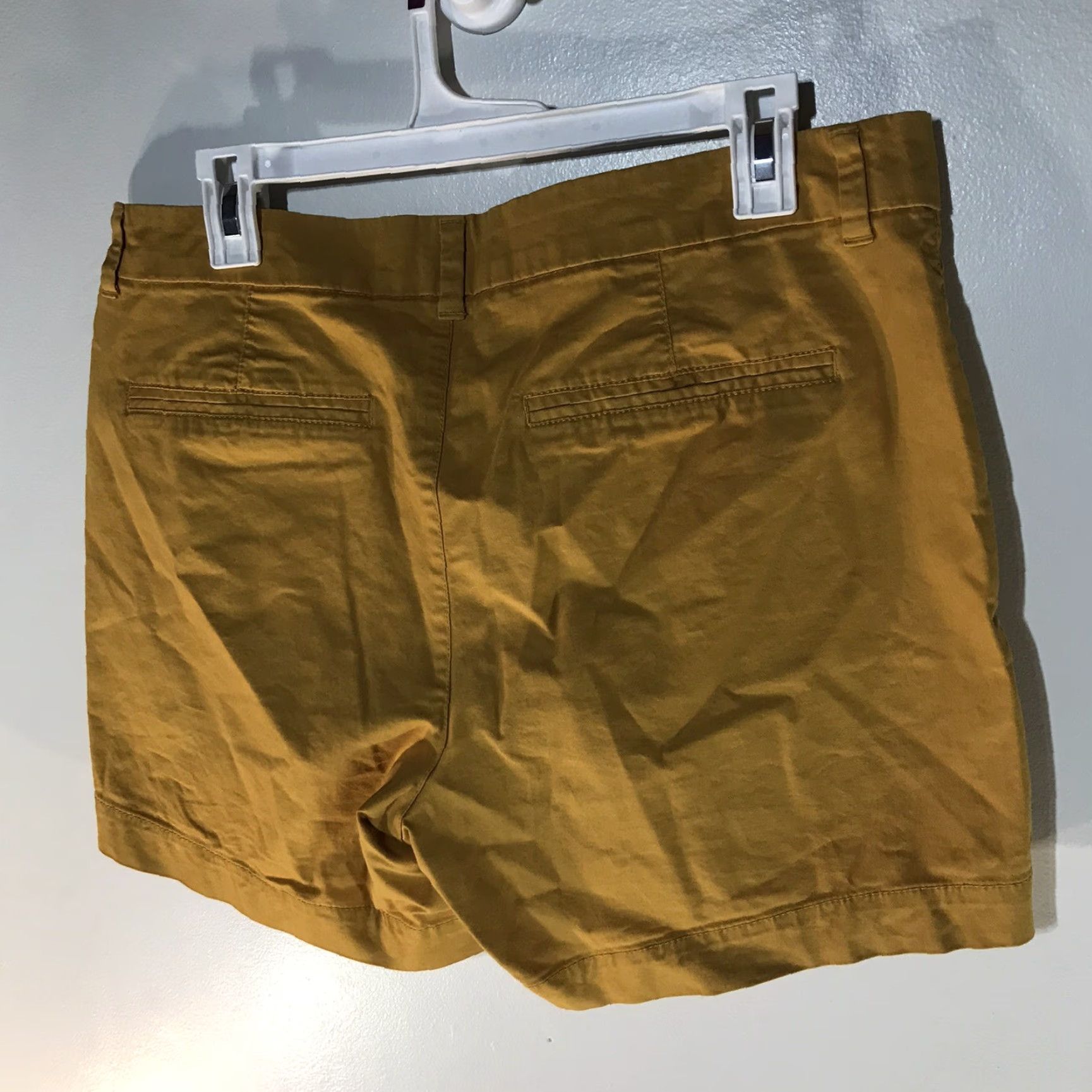 Old Navy Old Navy Yellow Everyday Shorts Womens Size 12 Chino Casual Travel Lightweight Size 34" / US 12 / IT 48 - 3 Thumbnail
