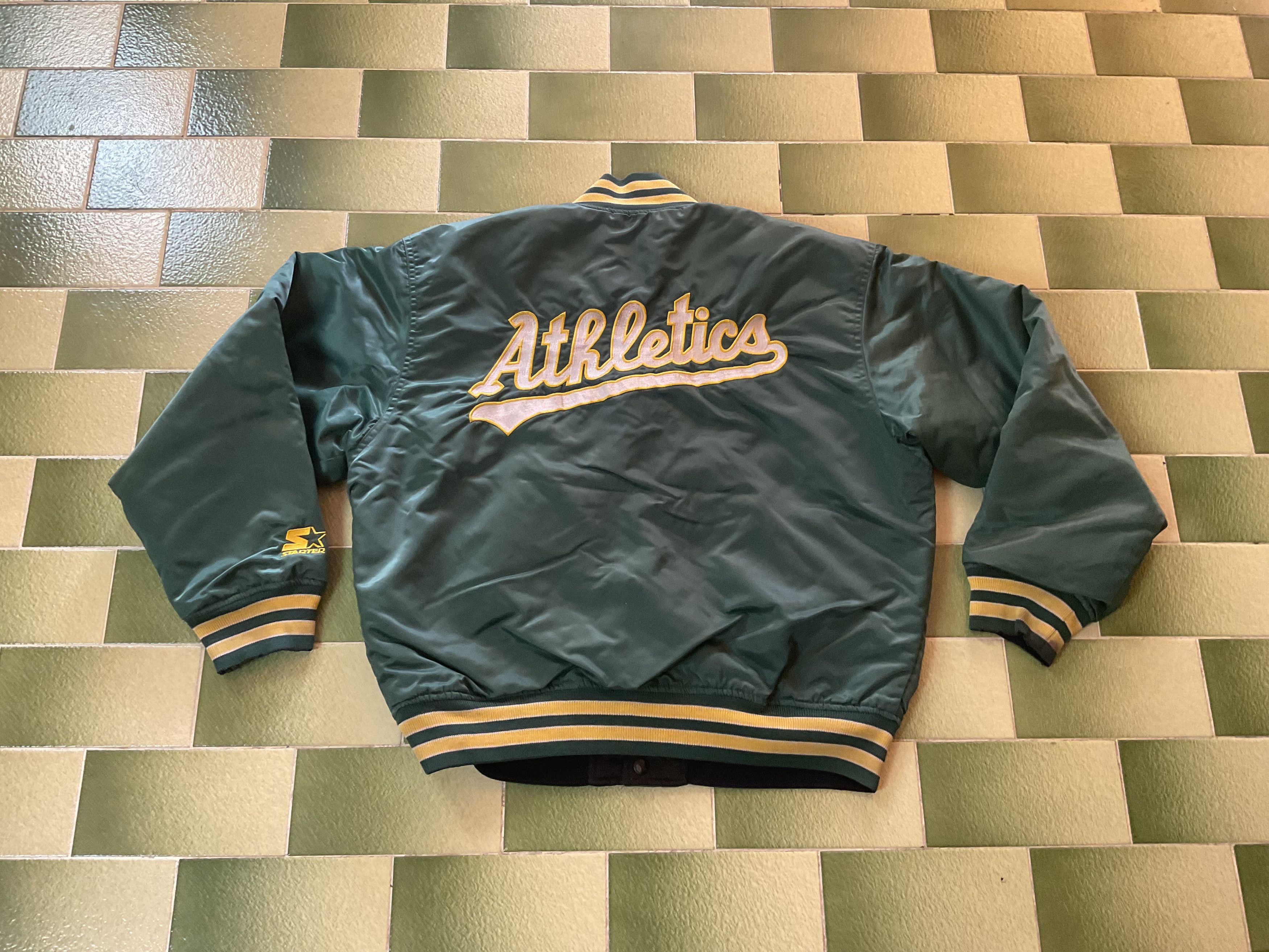 MLB Vintage Reversible Oakland Athletics Bomber Jacket Distress Size US L / EU 52-54 / 3 - 2 Thumbnail