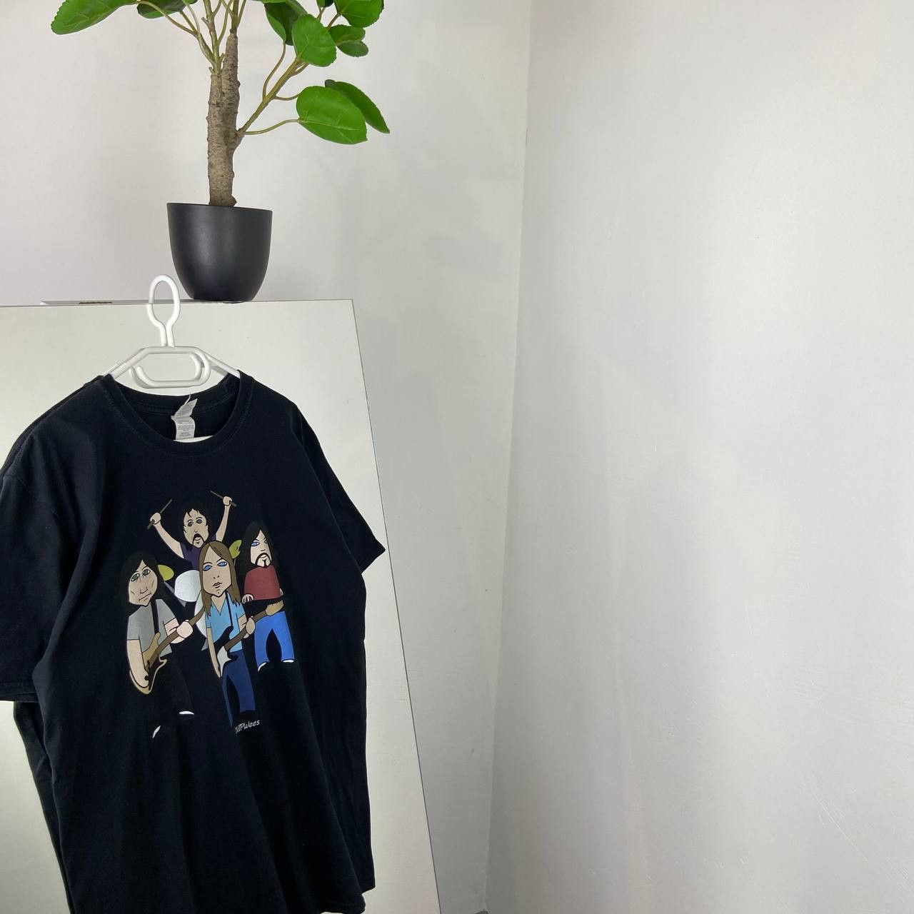 Vintage Vintage Y2K Cartoon Rock Band T-Shirt Size US XL / EU 56 / 4 - 1 Thumbnail