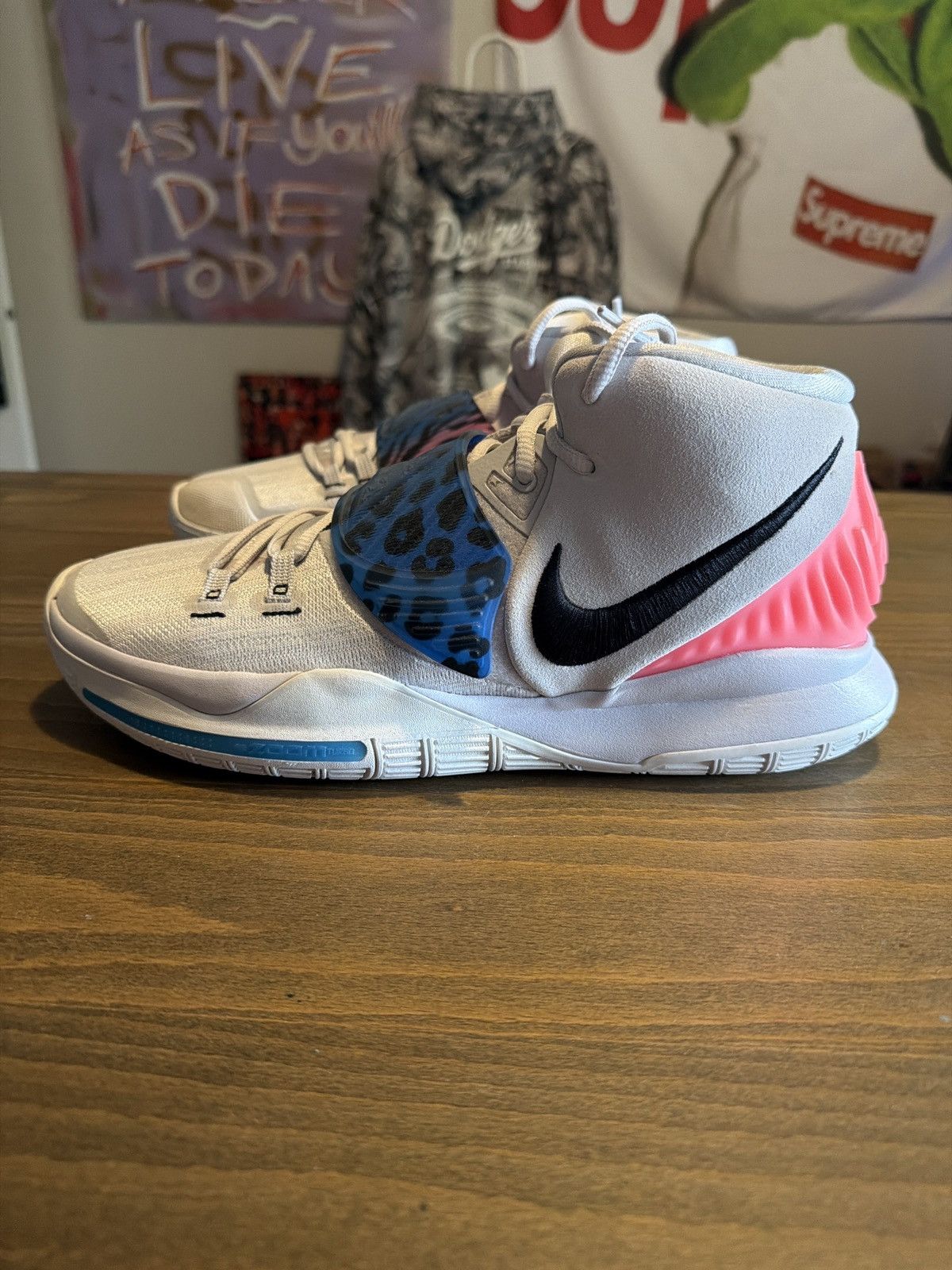 Nike Nike Kyrie 6 Size US 10.5 / EU 43-44 - 4 Thumbnail