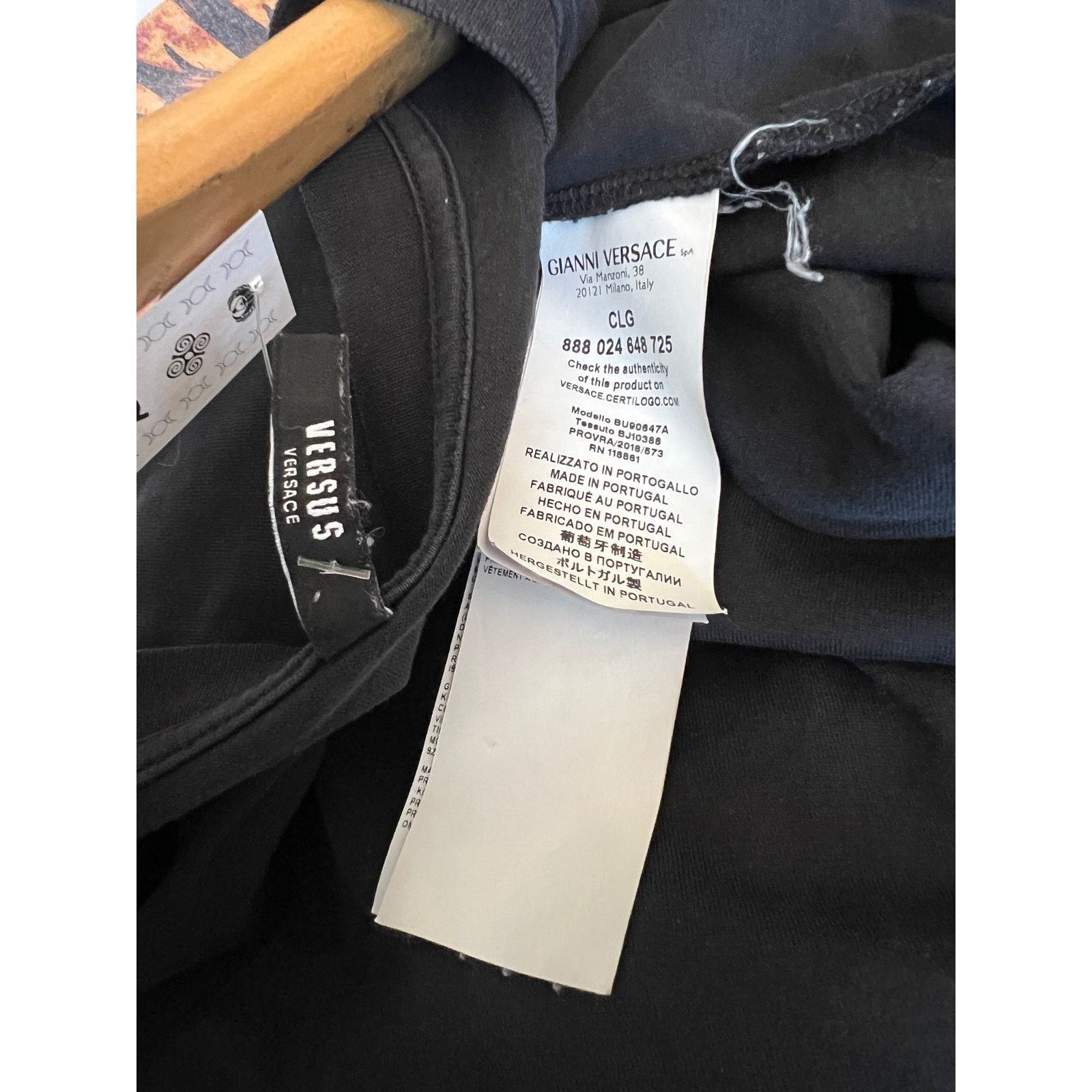 Versace Versus Versace Embroidered Tee Size Large Size US L / EU 52-54 / 3 - 9 Thumbnail