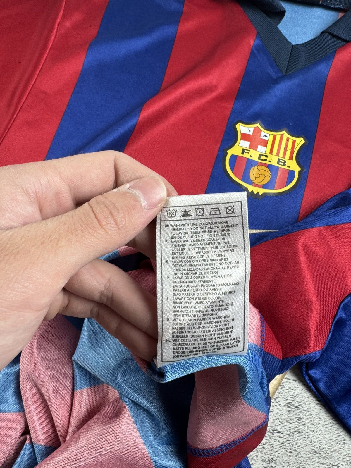 Nike BARCELONA GETHIN 2001/2002 Vintage Nike Soccer Football Football Shirt Jersey Size US L / EU 52-54 / 3 - 14 Thumbnail