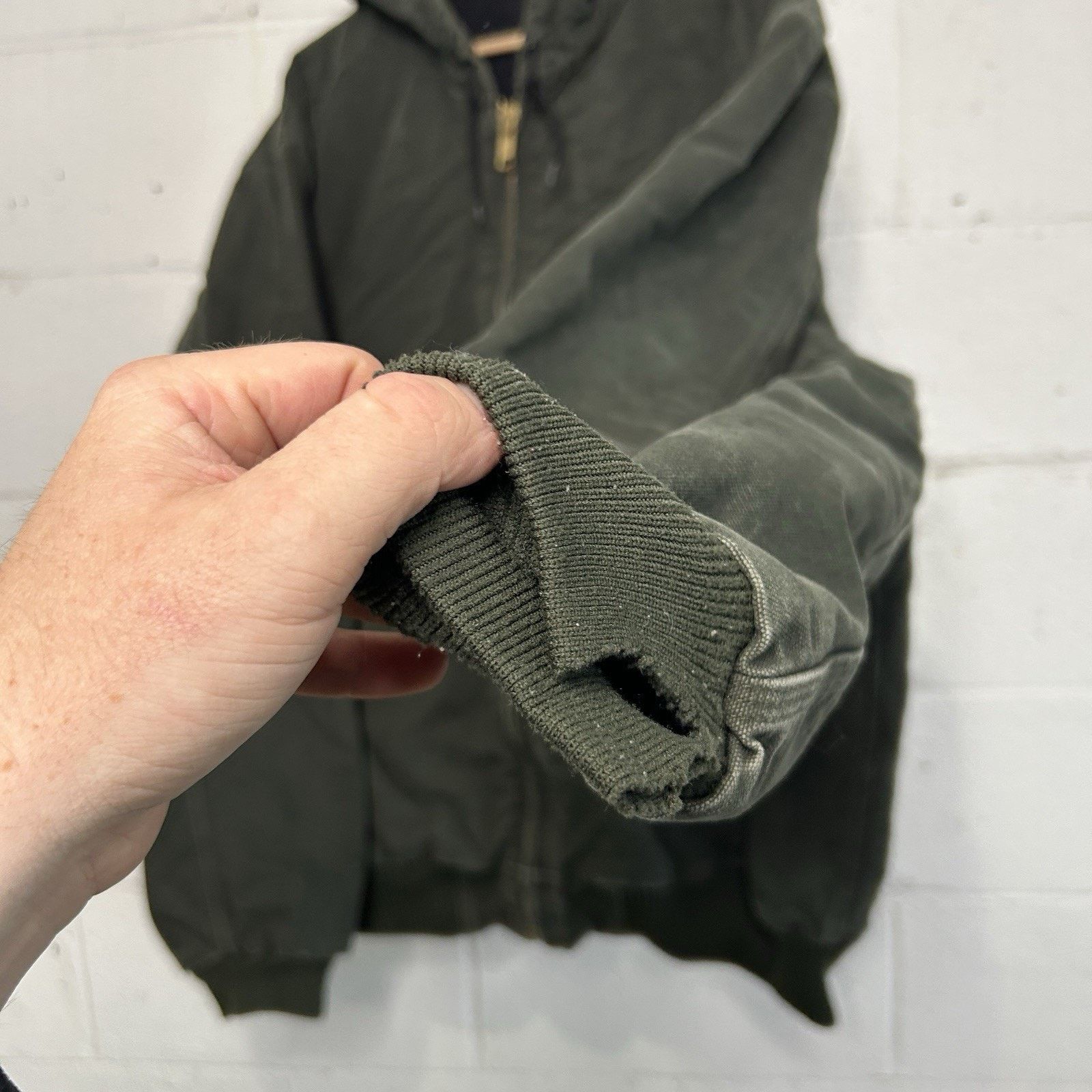 Carhartt Vintage Carhartt Quilted Hooded Active Jacket “Moss” J130 Size US XL / EU 56 / 4 - 9 Thumbnail