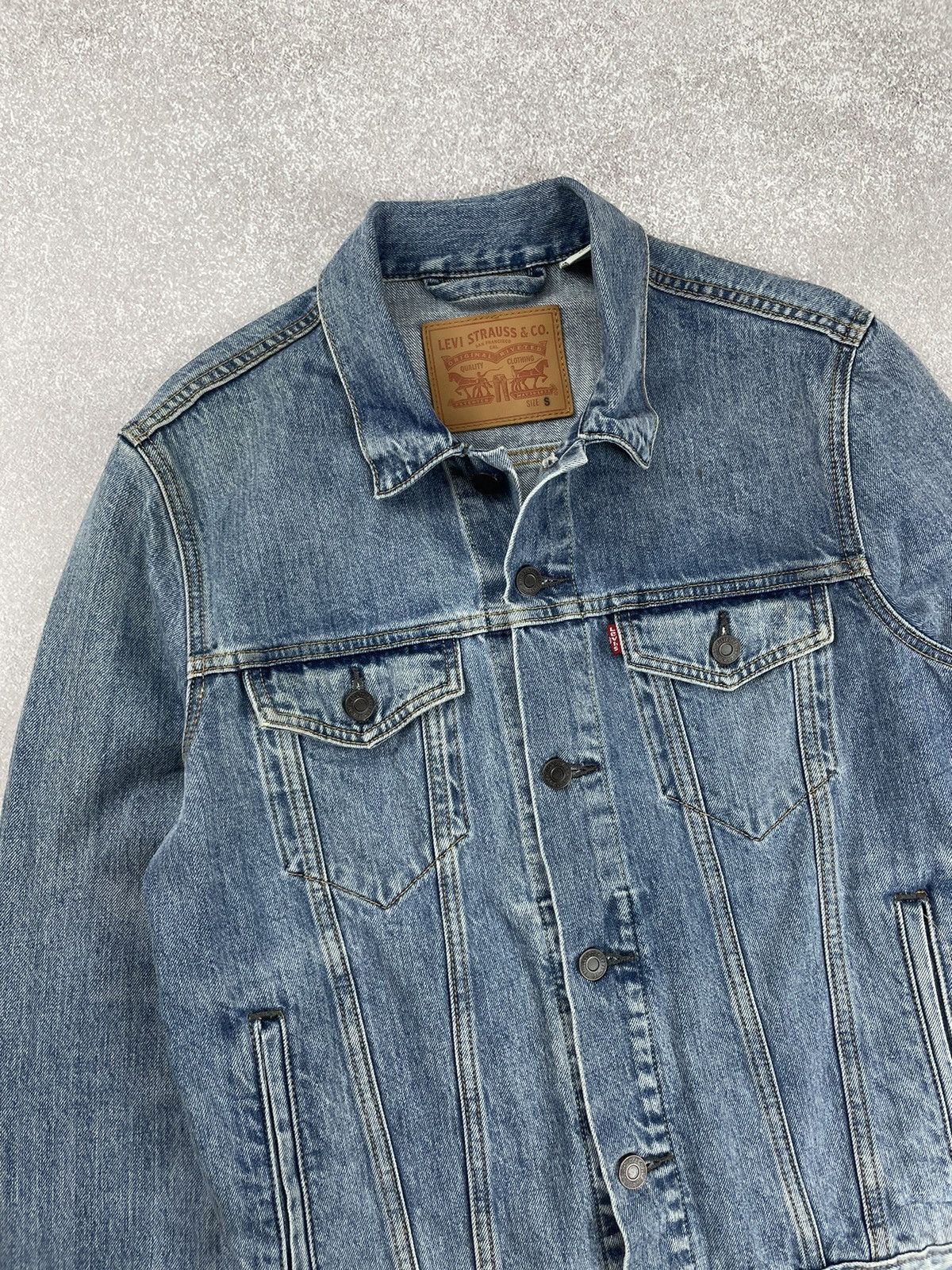 Levi's × Levi's Vintage Clothing Levi’s Denim Trucker Jacket Men’s Size US S / EU 44-46 / 1 - 2 Thumbnail