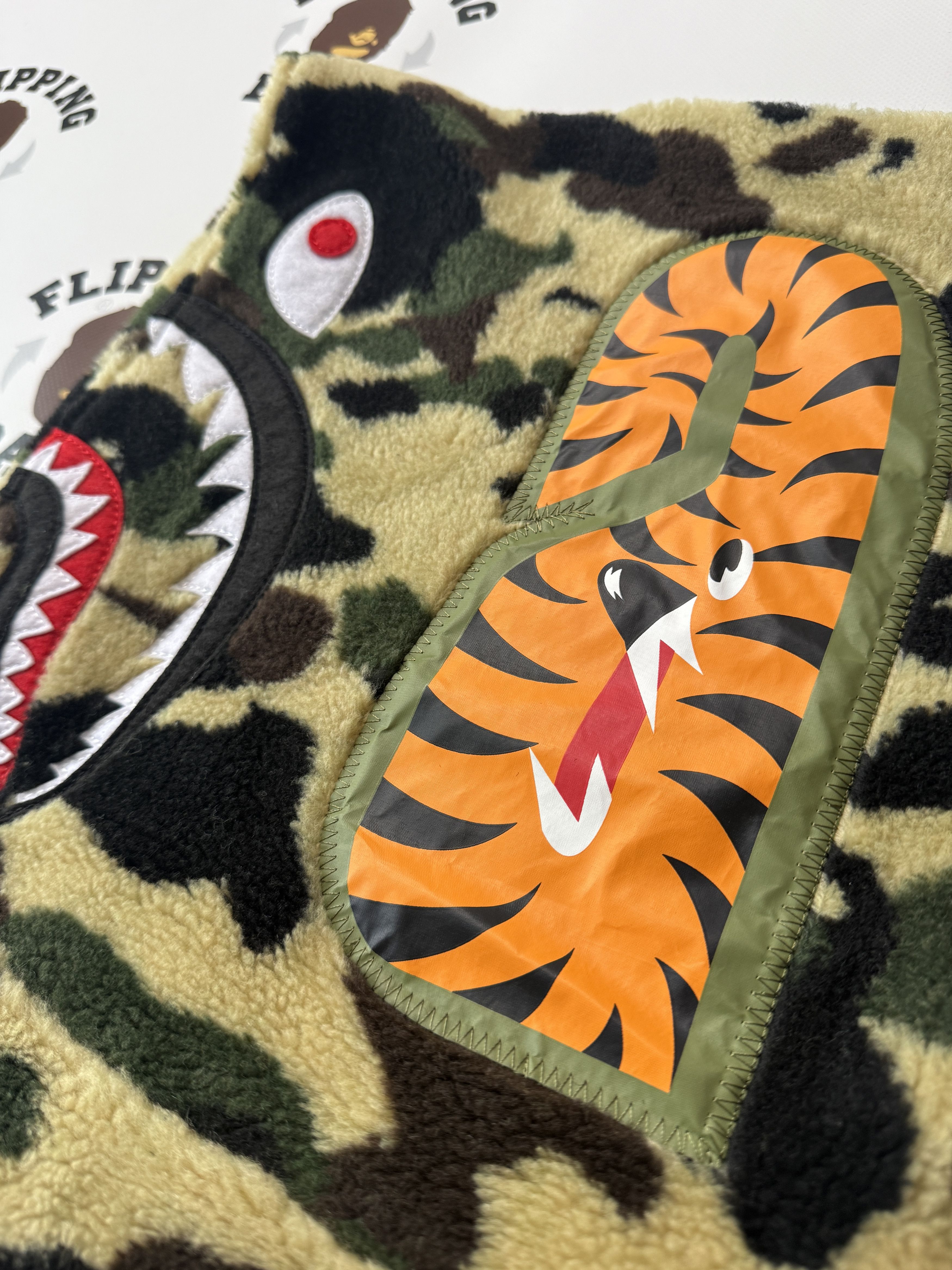 Bape 1ST CAMO SHARK BOA SNOOD Size ONE SIZE - 8 Thumbnail
