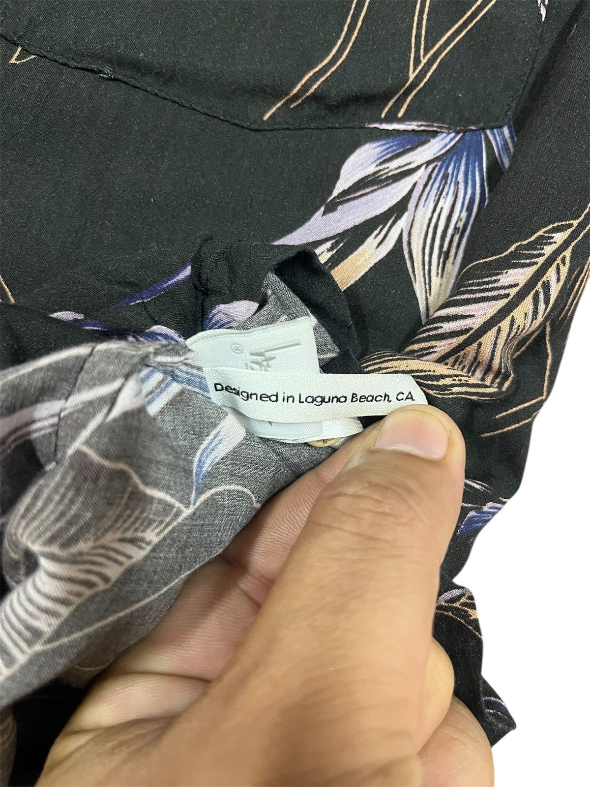 Stussy Stussy laguna beach hawaiian shirt rayon missing one button Size US S / EU 44-46 / 1 - 8 Thumbnail