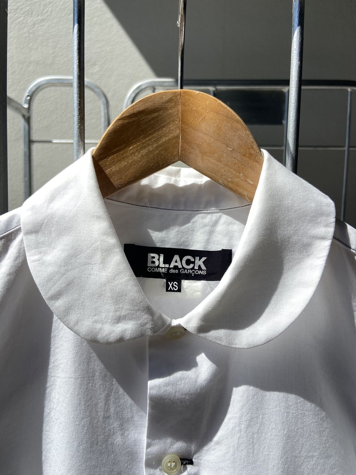 Comme des Garcons Comme des Garcons BLACK curve white shirt Size XS / US 0-2 / IT 36-38 - 3 Thumbnail