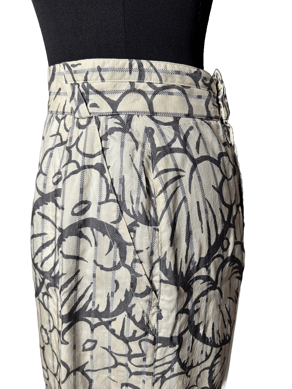 Versace Gianni Versace Vintage Retro RARE Midi Silk Skirt, size S Size 27" / US 4 / IT 40 - 5 Thumbnail