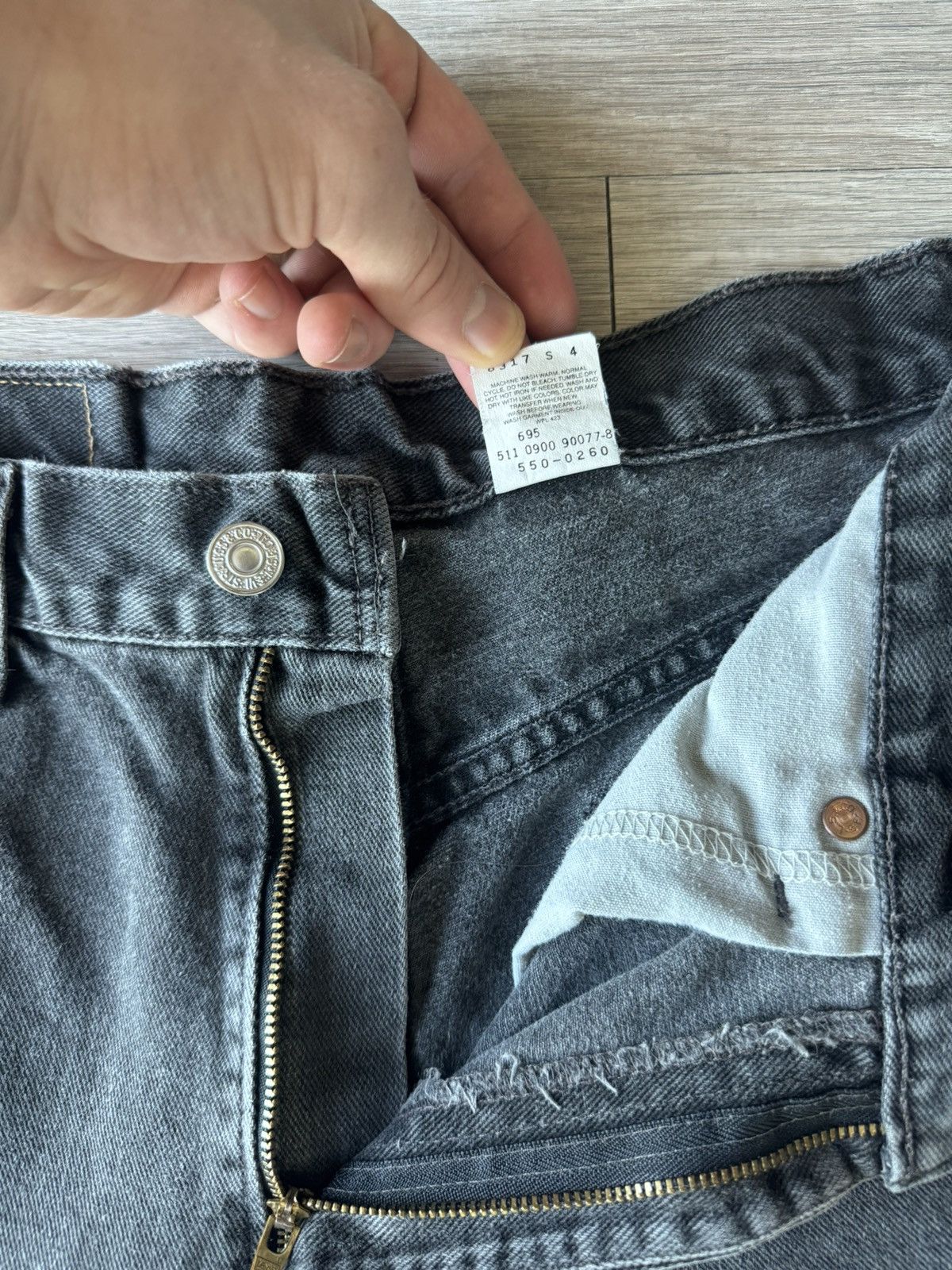 Levi's Vintage Clothing Vintage Levi’s 550 Relaxed Fit 34x32 Y2K Faded Black Red Tab Size US 34 / EU 50 - 9 Thumbnail