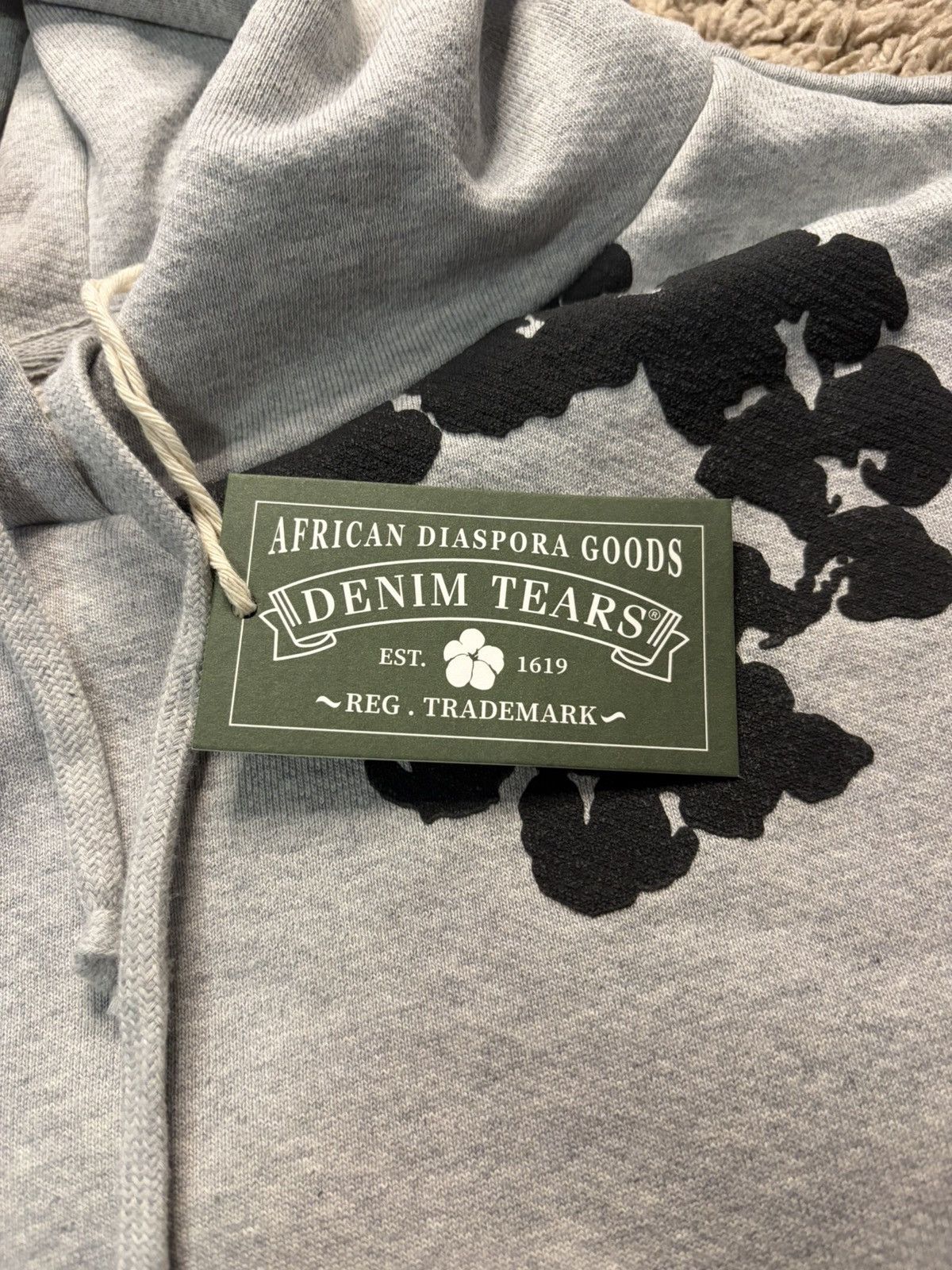 DENIM TEARS Denim Tears Black Cotton Wreath Hoodie Grey Size US XL / EU 56 / 4 - 8 Thumbnail