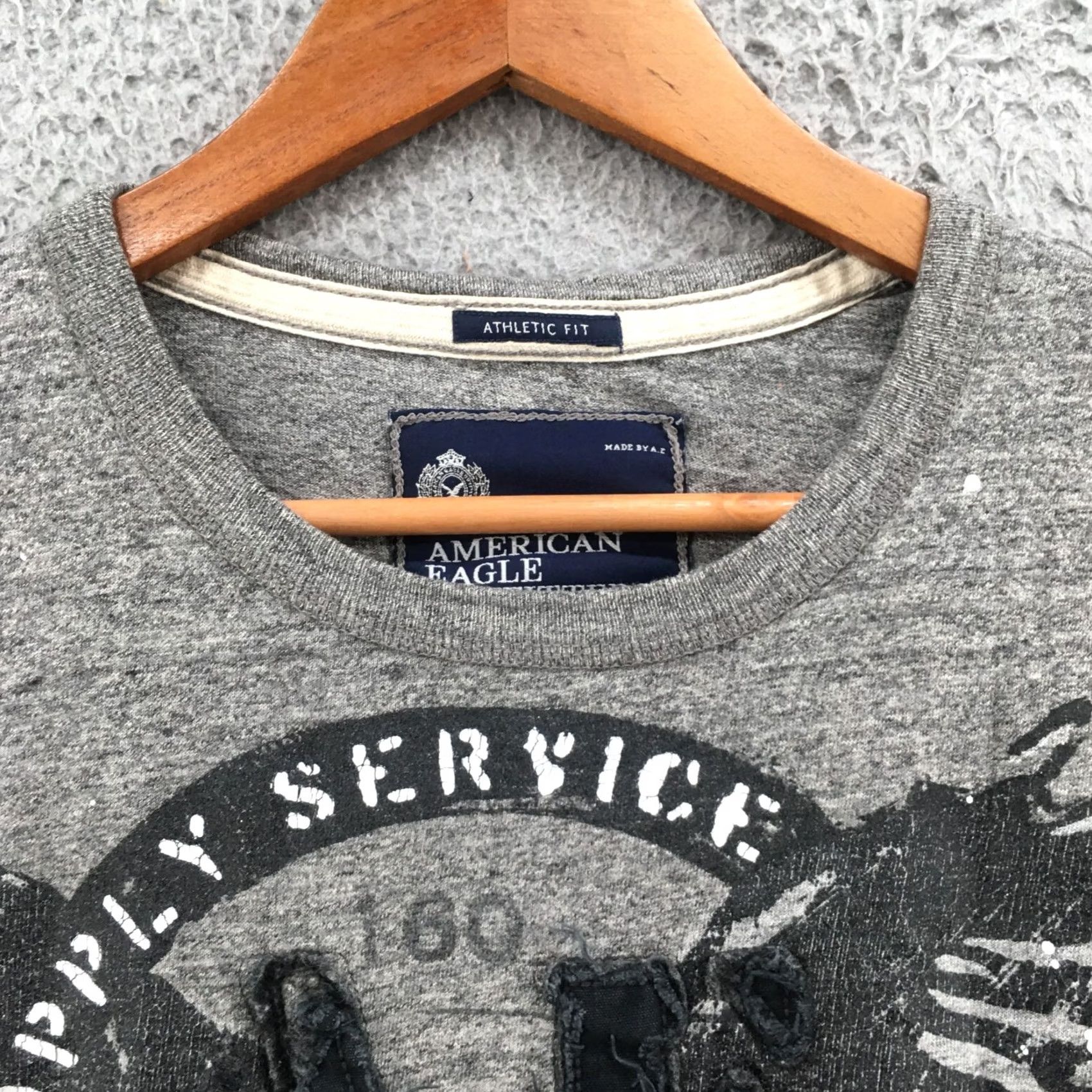 American Eagle Outfitters American Eagle Outfitters Tee Shirt Mens M Gray Graphic Print Cap Sleeve Casual Size US M / EU 48-50 / 2 - 3 Thumbnail