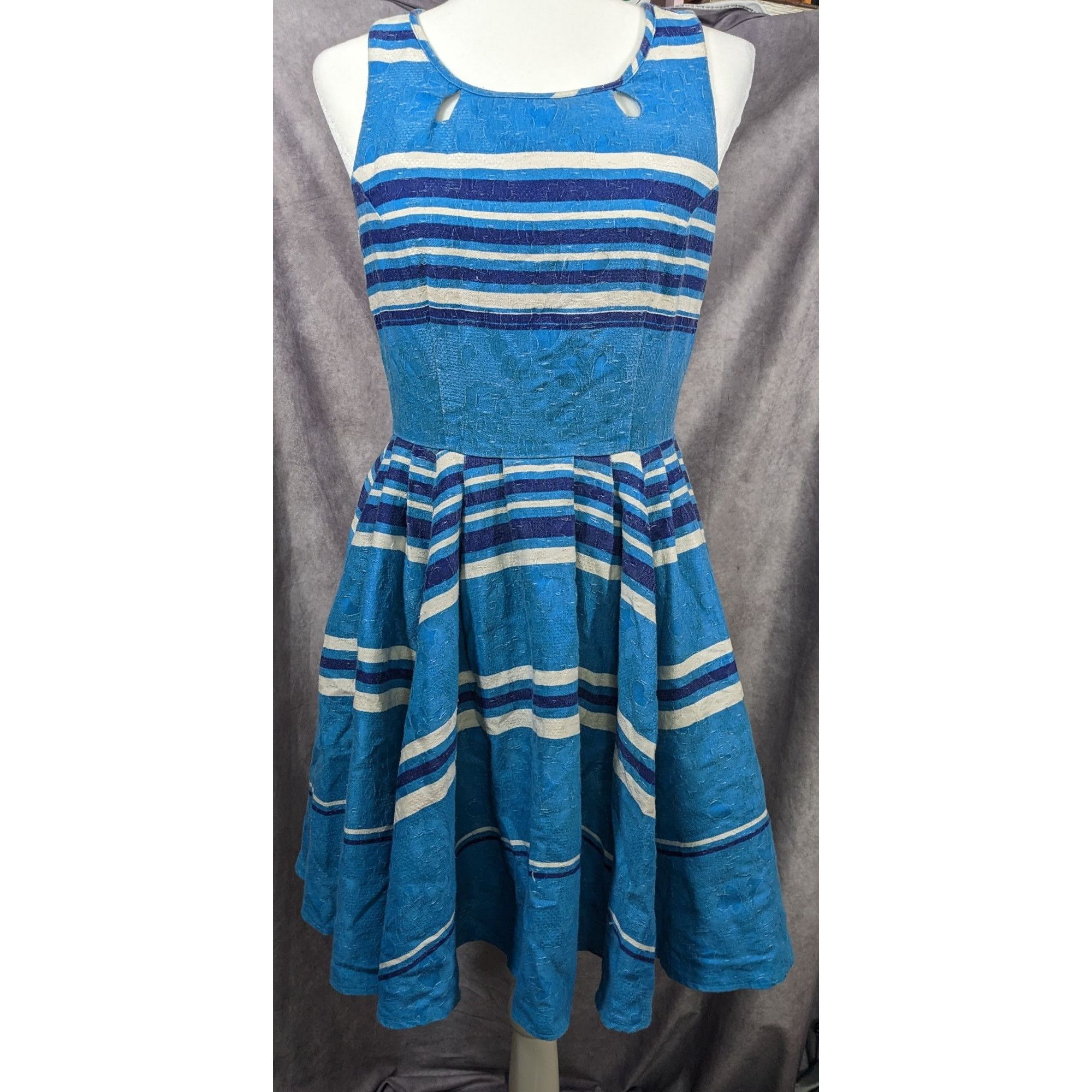 Other Blue And White Striped Sleeveless Dress by Gabby Skye Size M / US 6-8 / IT 42-44 - 5 Thumbnail