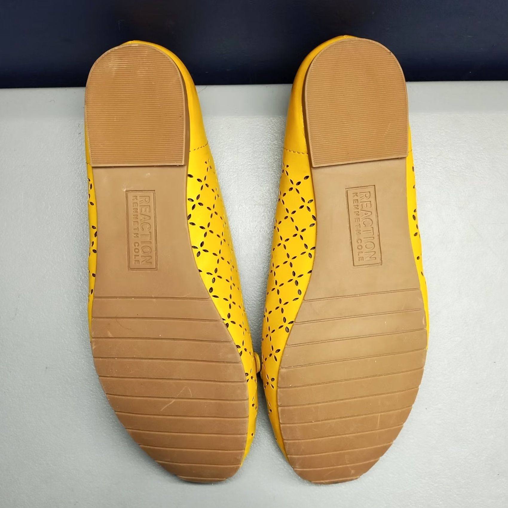 Kenneth Cole Kenneth Cole Reaction Flash Perf Flats Womens Size 7 Yellow Synthetic Cutout Slip On - NWOB Size US 7 / IT 37 - 7 Thumbnail