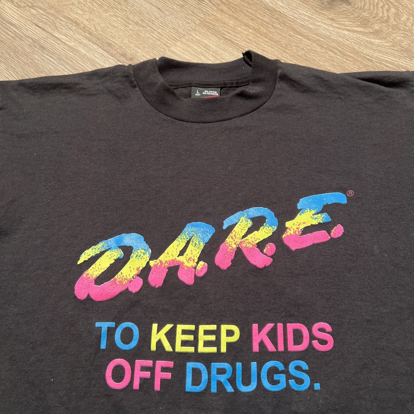 &SONS VTG 80s D.A.R.E. T-Shirt L Neon Rainbow Dare USA Single Size US L / EU 52-54 / 3 - 3 Thumbnail