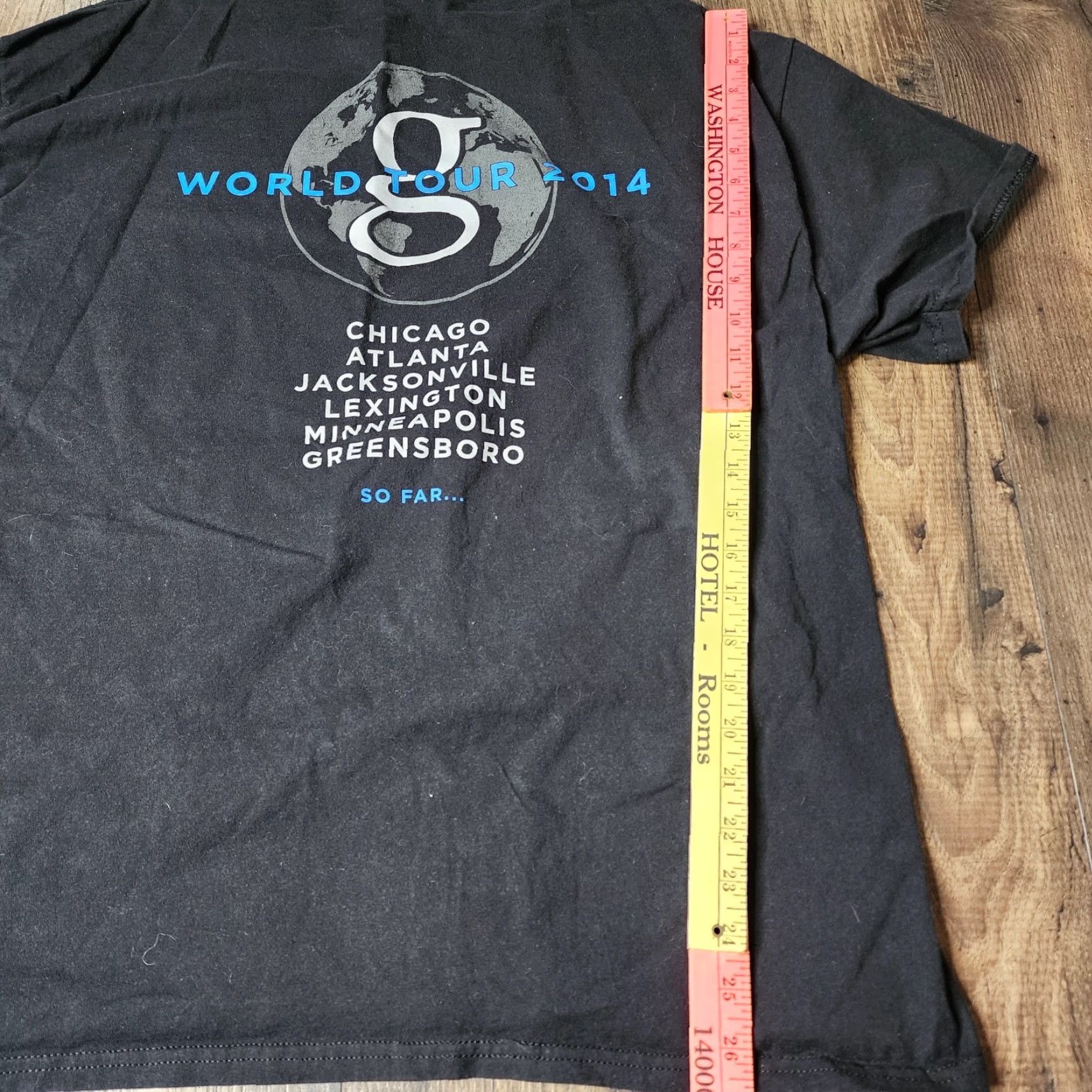 Hanes Garth Brooks World Tour 2014 Concert T Shirt Mens XL Black Hanes Short Sleeve Double-Sided Distressed Logo Graphic Print Band Music Shirt Size US XL / EU 56 / 4 - 2 Thumbnail