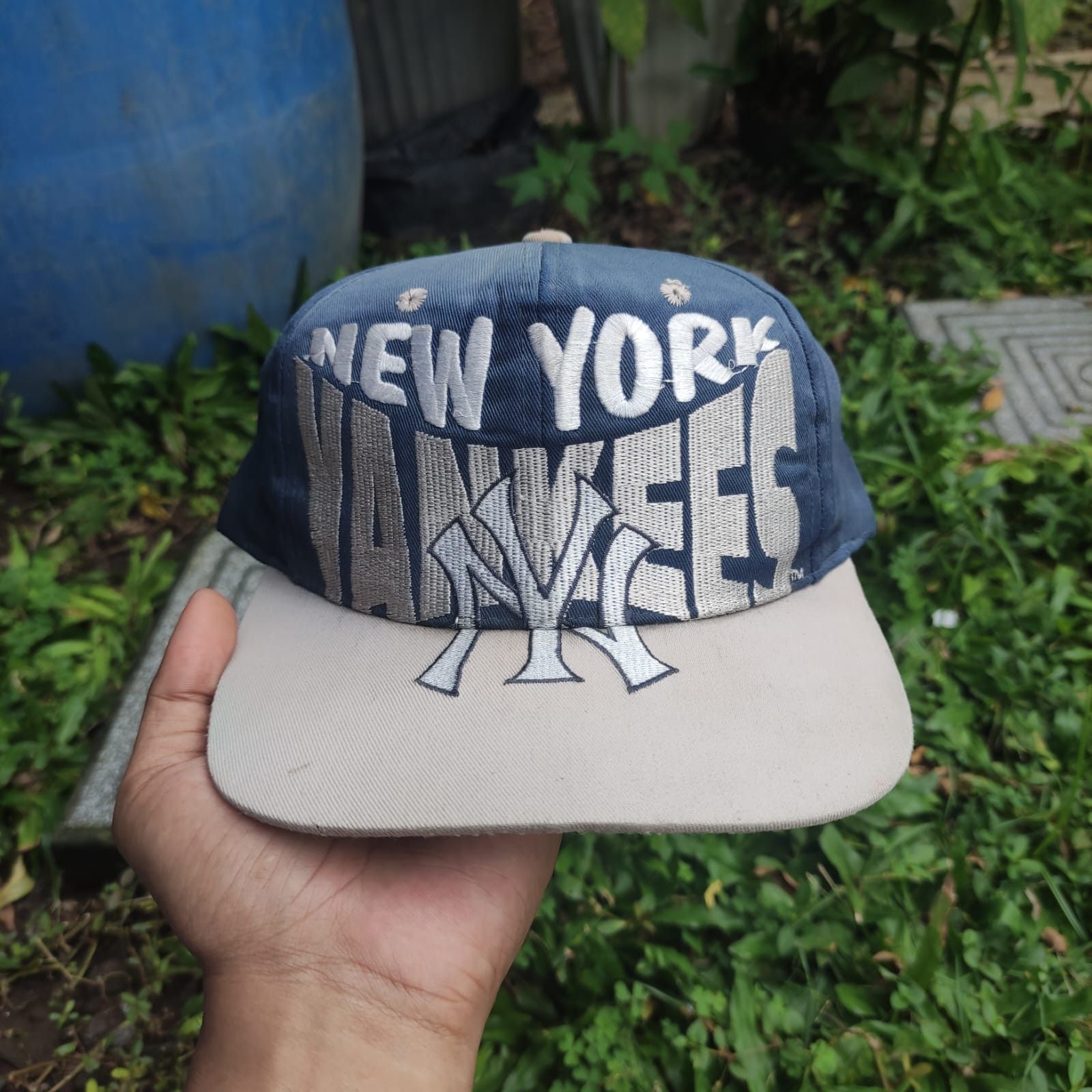 Logo 7 × MLB × Vintage Vintage NY New York Yankees Hat – Big Logo - Logo 7 inc Size ONE SIZE - 1 Thumbnail