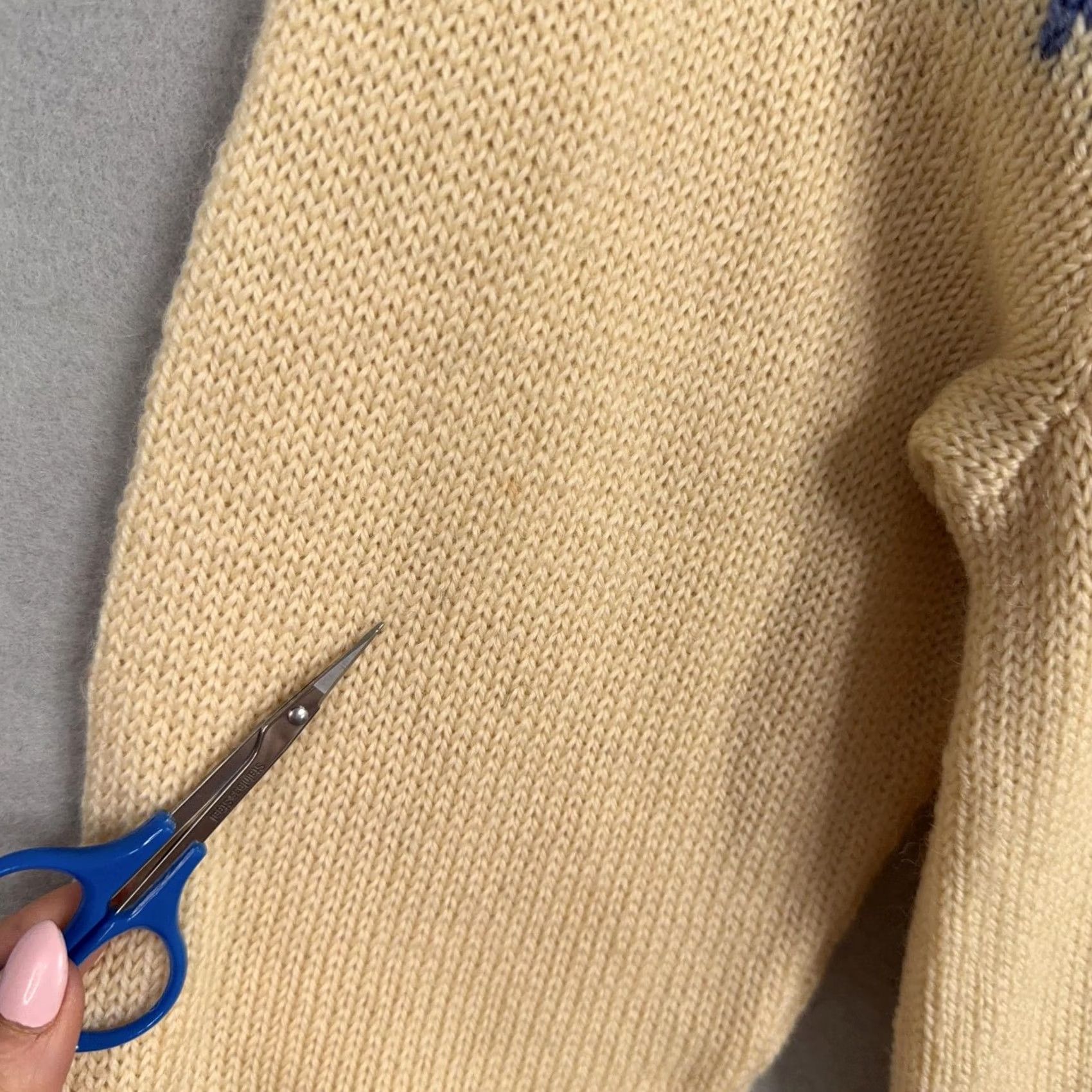Vintage VINTAGE Zbinden Sport Luzern Sweater Womens Small White Fair Isle Ski Pullover Crew Neck Winter Knit Casual Womens Size S / US 4 / IT 40 - 4 Thumbnail
