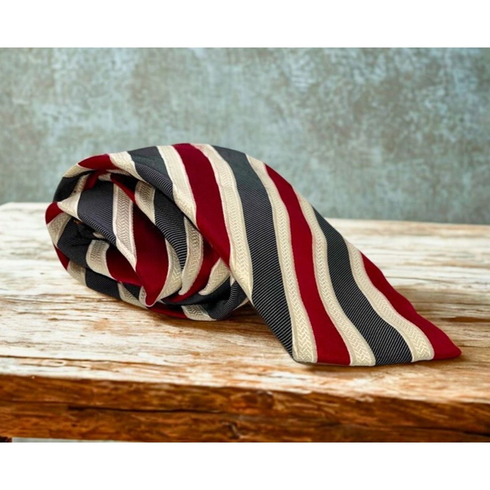 Donald Trump Donald J. Trump Signature Silk Striped Crest Tie Handmade Size ONE SIZE - 9 Thumbnail