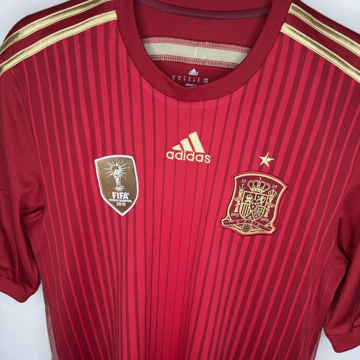 Adidas Adidas Spain 2014/15 Home Kit Fifa Champions Soccer Jersey Size US M / EU 48-50 / 2 - 4 Thumbnail