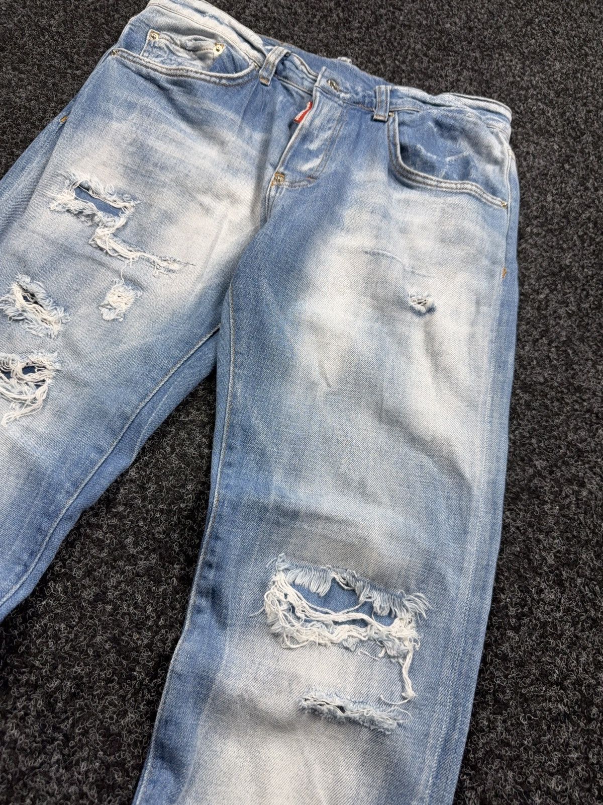 Dsquared2 Luxury 00s Dsquared2 Distressed Light Wash Straight Jeans Size US 32 / EU 48 - 3 Thumbnail