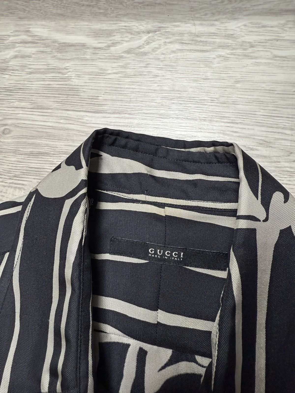 Gucci Gucci by Tom Ford Vintage Silk Button-Up Long Sleeve Shirt Size US M / EU 48-50 / 2 - 16 Thumbnail