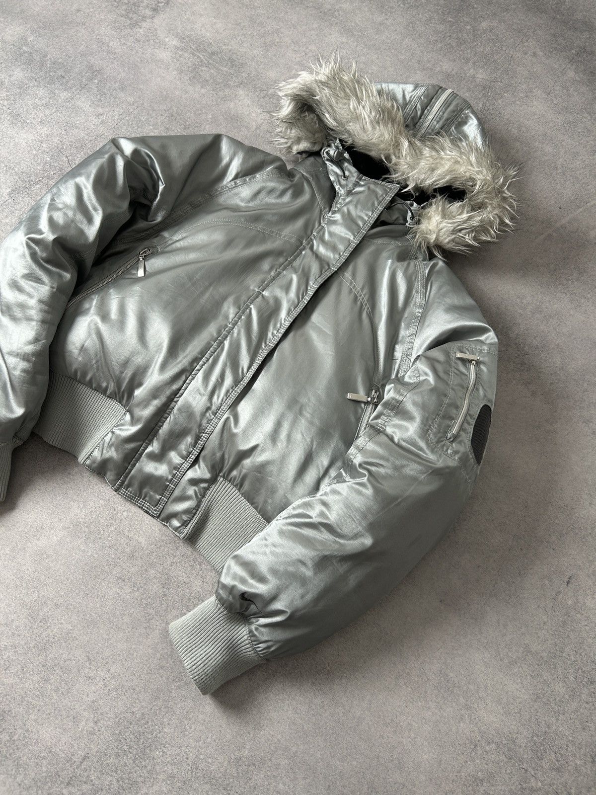 Nike Archive Nike B-2 silver puffer bombers jacket Size US M / EU 48-50 / 2 - 4 Thumbnail