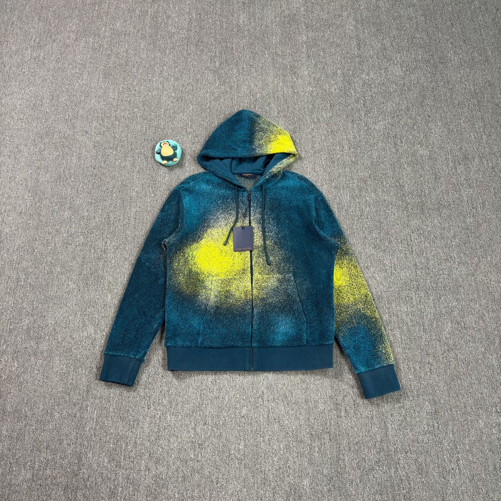 Louis Vuitton Louis Vuitton Gradient Spray Zip Hoodie Size M Size US M / EU 48-50 / 2 - 1 Thumbnail