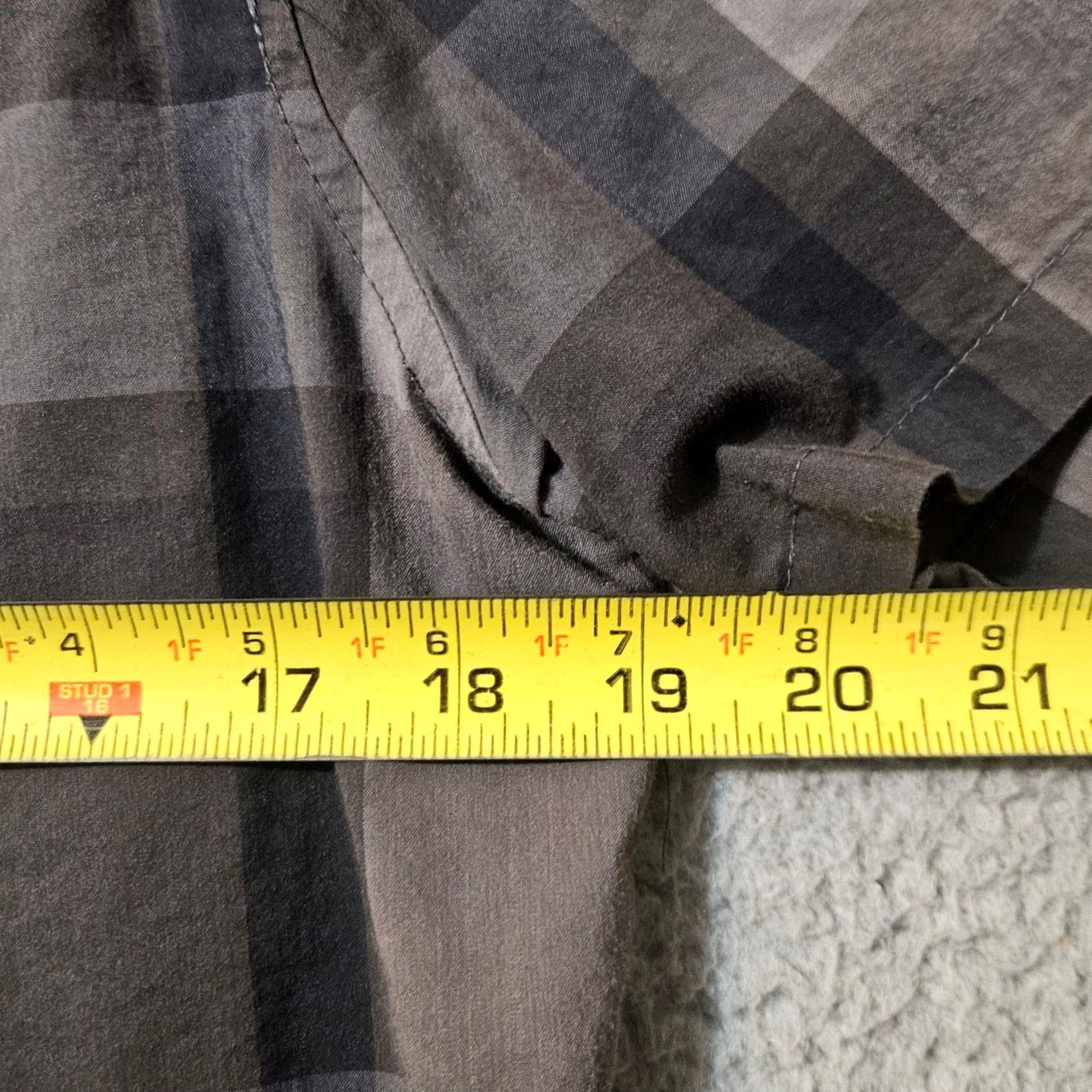 Vintage Red Bull Shirt Medium Men Black Plaid Short Sleeve Zip Up Workwear Shirt Size US M / EU 48-50 / 2 - 8 Thumbnail