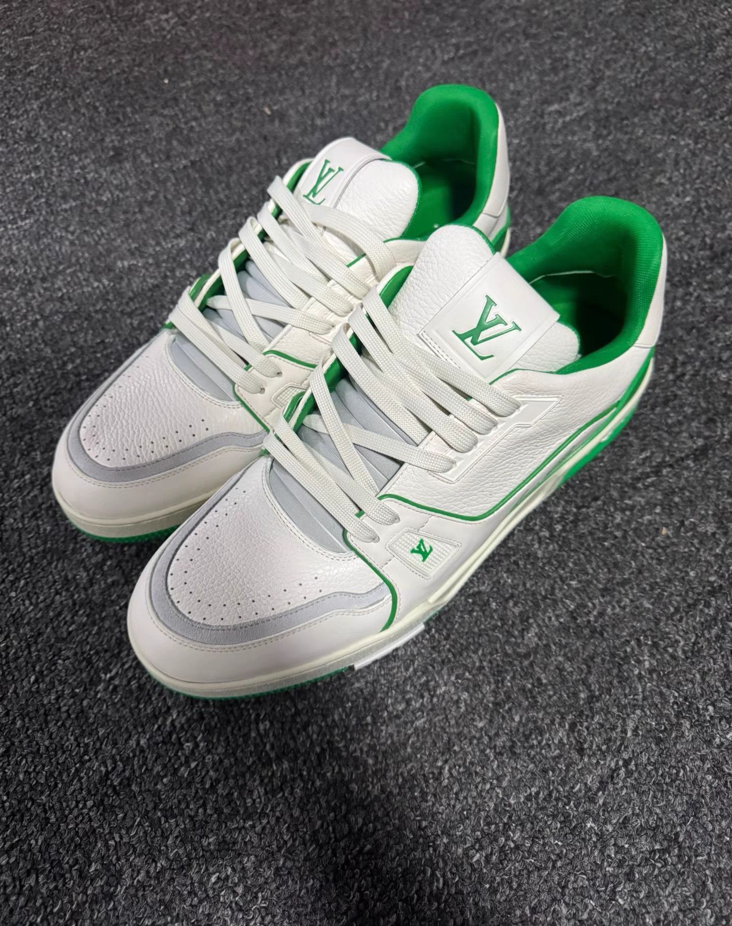 Louis Vuitton LOUIS VUITTON Trainer Low-Top Sneakers K13 Size US 11 / EU 44 - 1 Thumbnail