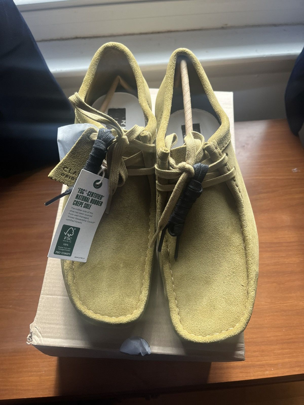 Clarks WALLABIZE MID GREEN SUEDE Size US 9 / EU 42 - 1 Thumbnail