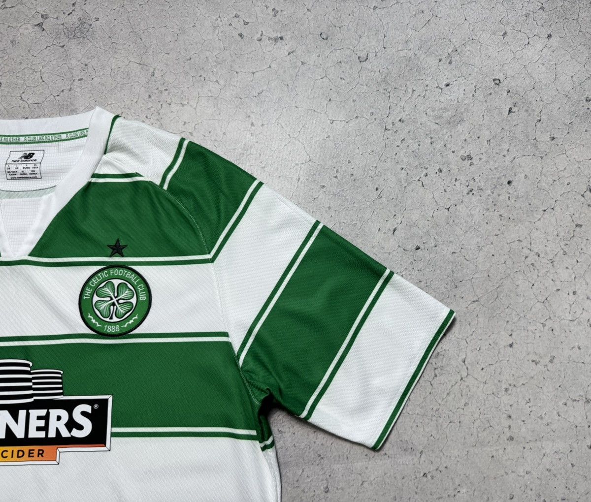 New Balance New Balance FC Celtic 2015/2016 Vintage Soccer Jersey Size US L / EU 52-54 / 3 - 5 Thumbnail