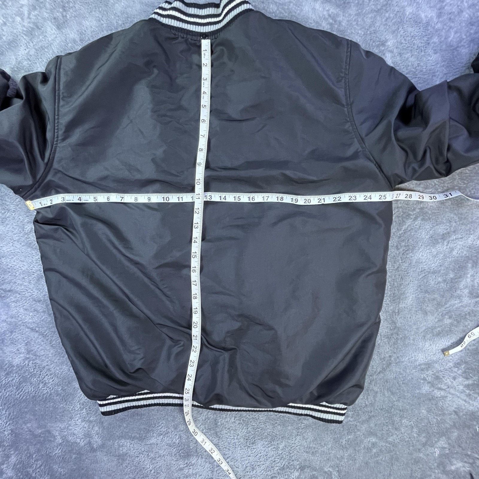 NBA Brooklyn Nets Reversible Jacket Large Black Gray Basketball Size US L / EU 52-54 / 3 - 9 Thumbnail