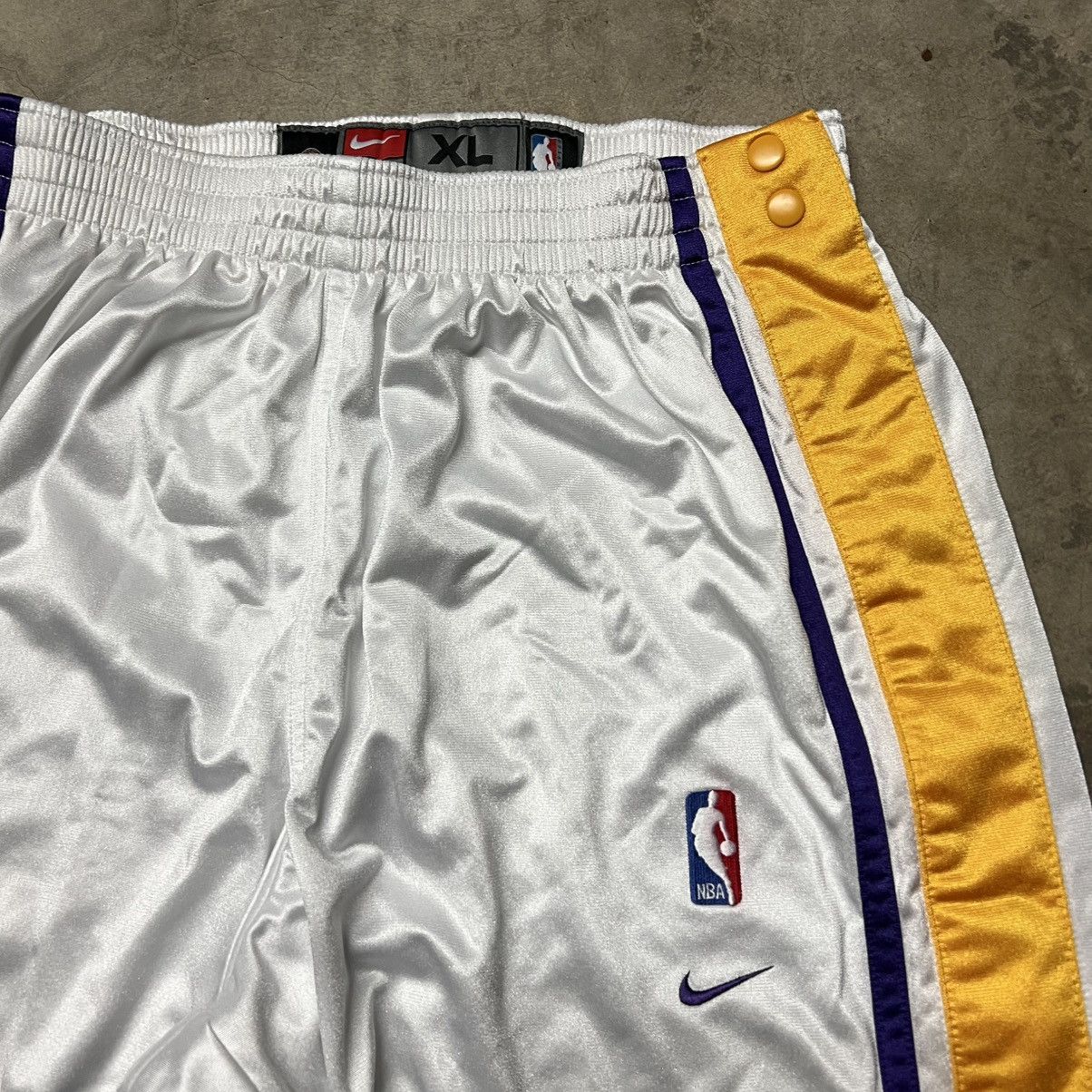 NBA × Nike × Vintage Vintage 2000’s NBA Los Angeles Lakers Warm-Up Track Pants Size US 36 / EU 52 - 3 Thumbnail