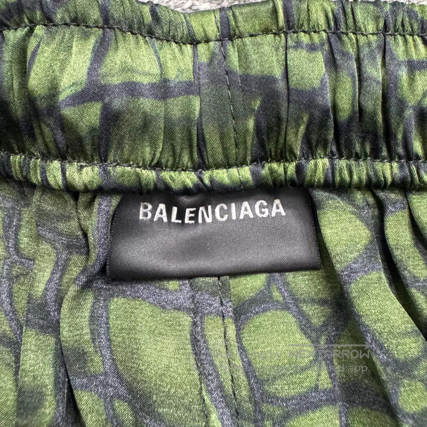 Balenciaga Balenciaga Crocodile Pattern Silk Casual Pants. Size US 34 / EU 50 - 2 Thumbnail