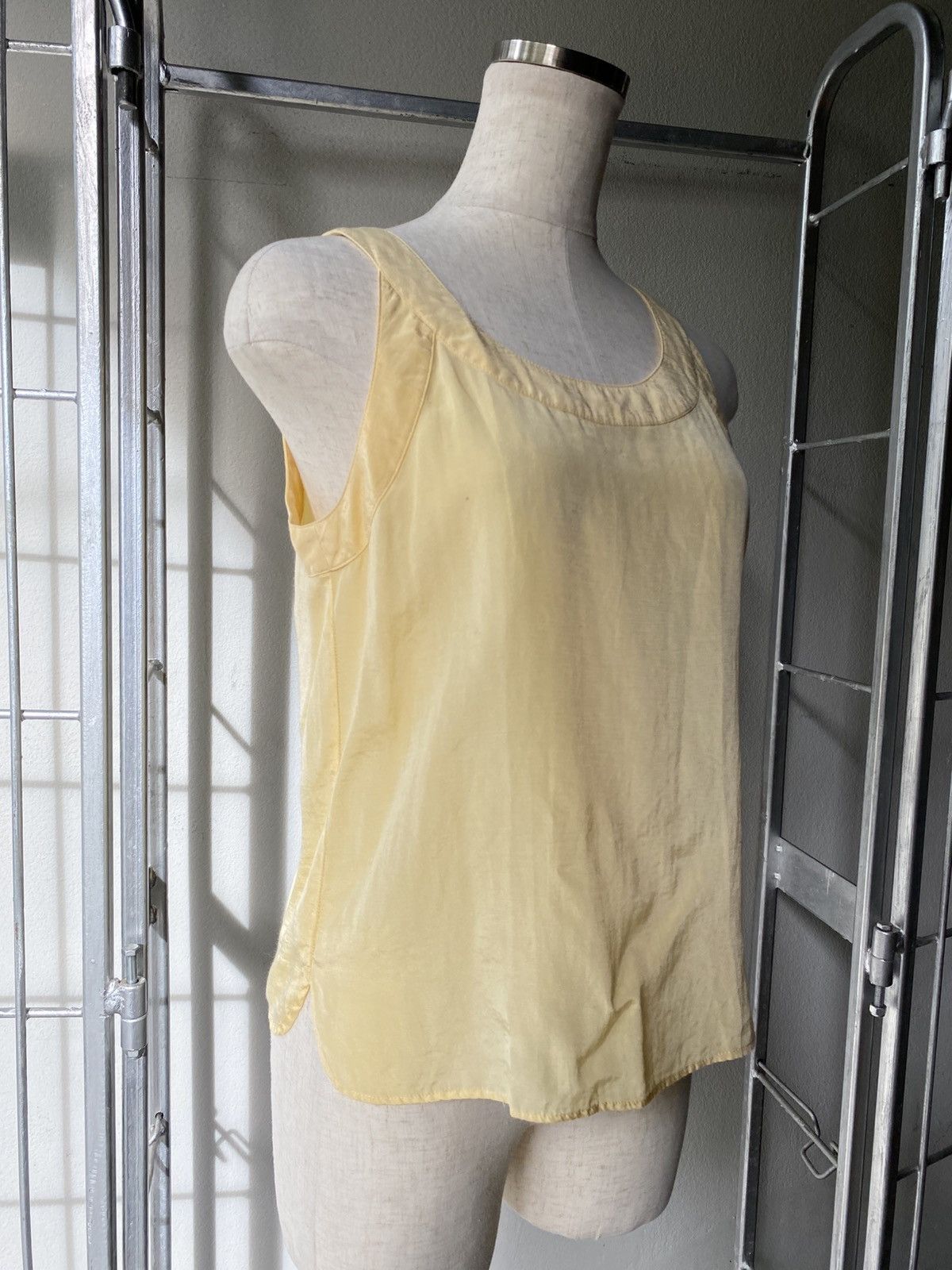 Balenciaga BALENCIAGA Light Yellow Sleeveless Top with Back Zipper Size L / US 10 / IT 46 - 11 Thumbnail