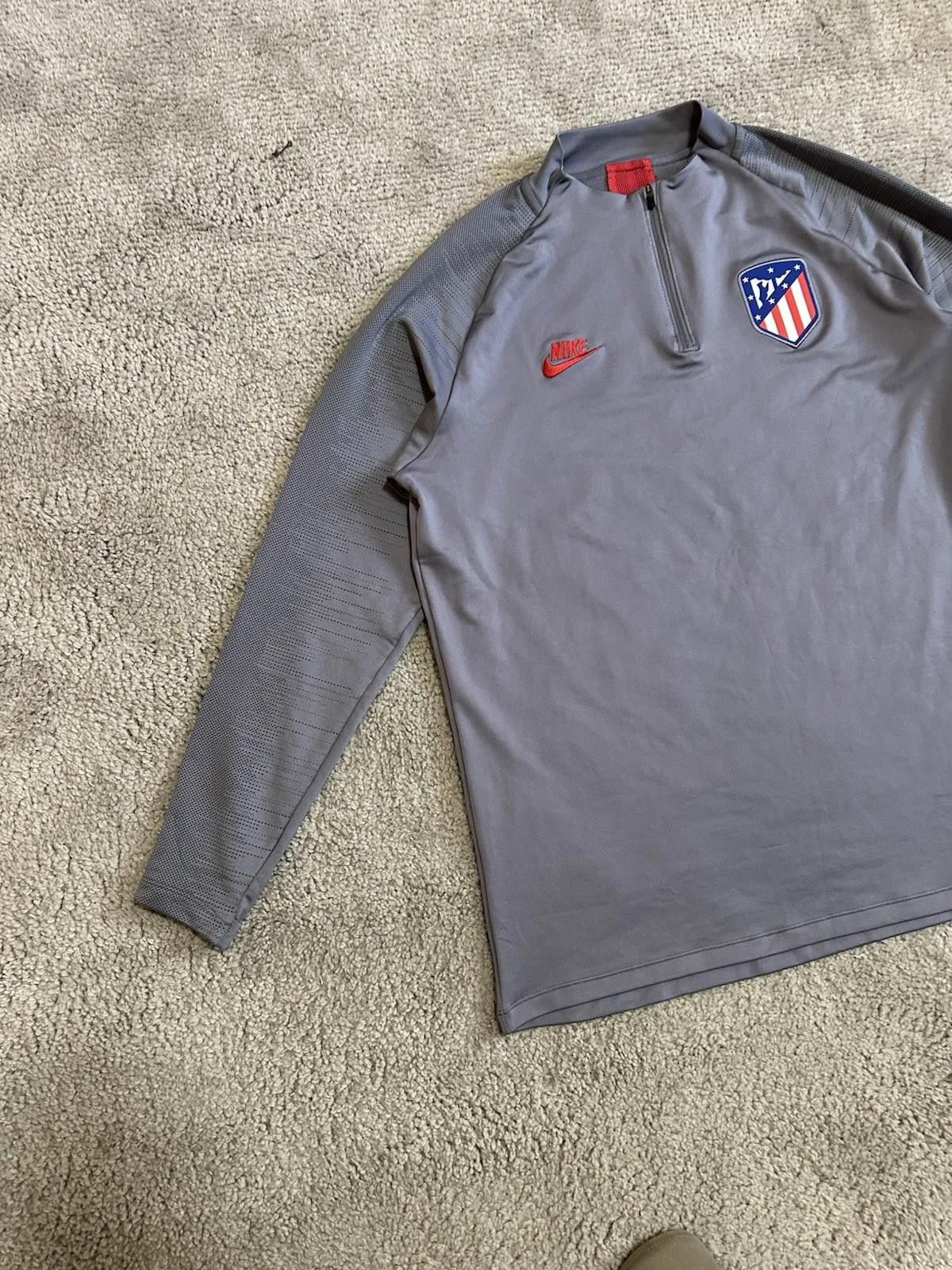 Nike ATLETICO MADRID 2019/20 TRAINING FOOTBALL 1/4 ZIP DRILL TOP Size US XL / EU 56 / 4 - 2 Thumbnail